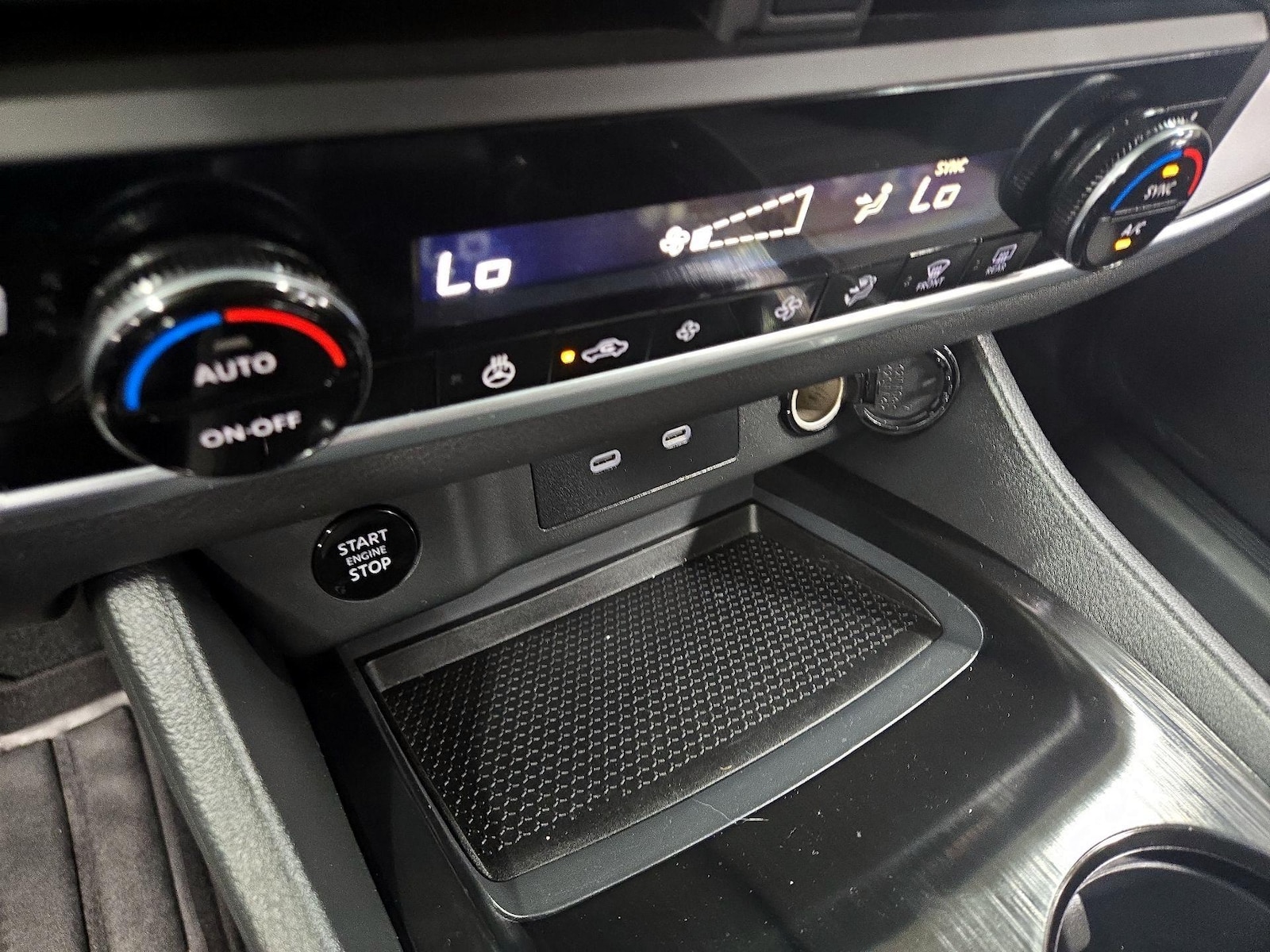 2025 Nissan Rogue SV - Photo 16