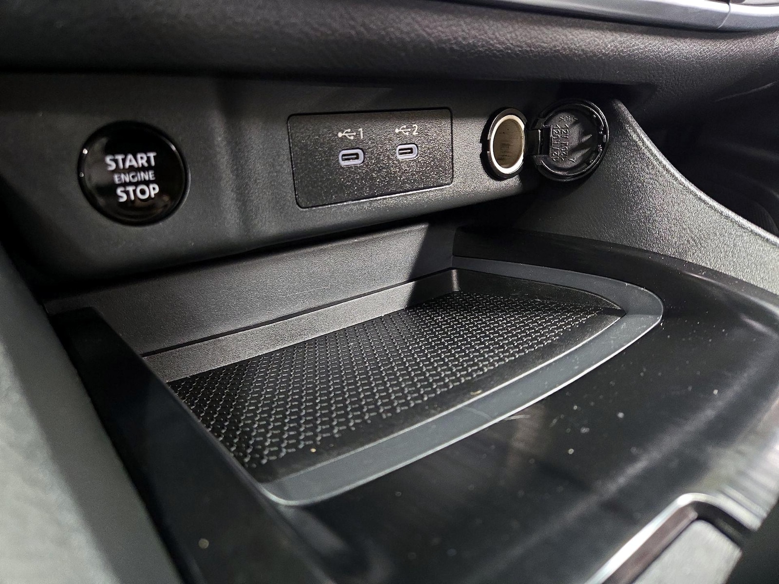 2025 Nissan Rogue SV - Photo 18