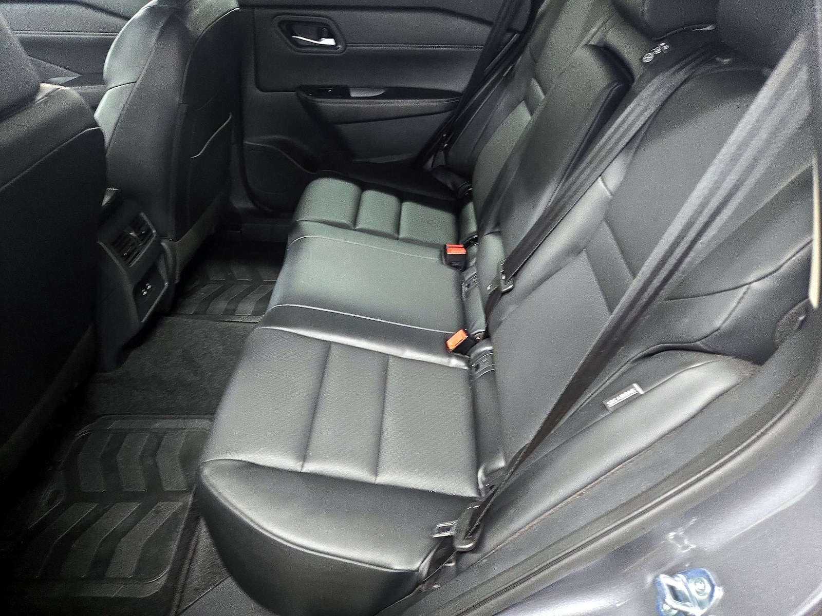 2025 Nissan Rogue SV - Photo 19