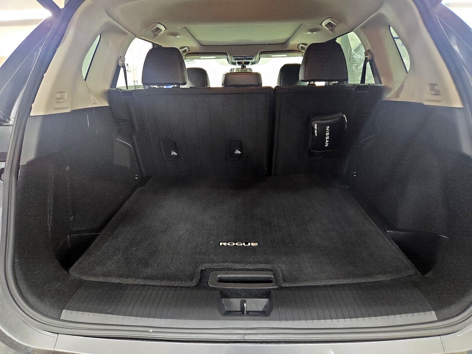 2025 Nissan Rogue SV - Photo 20