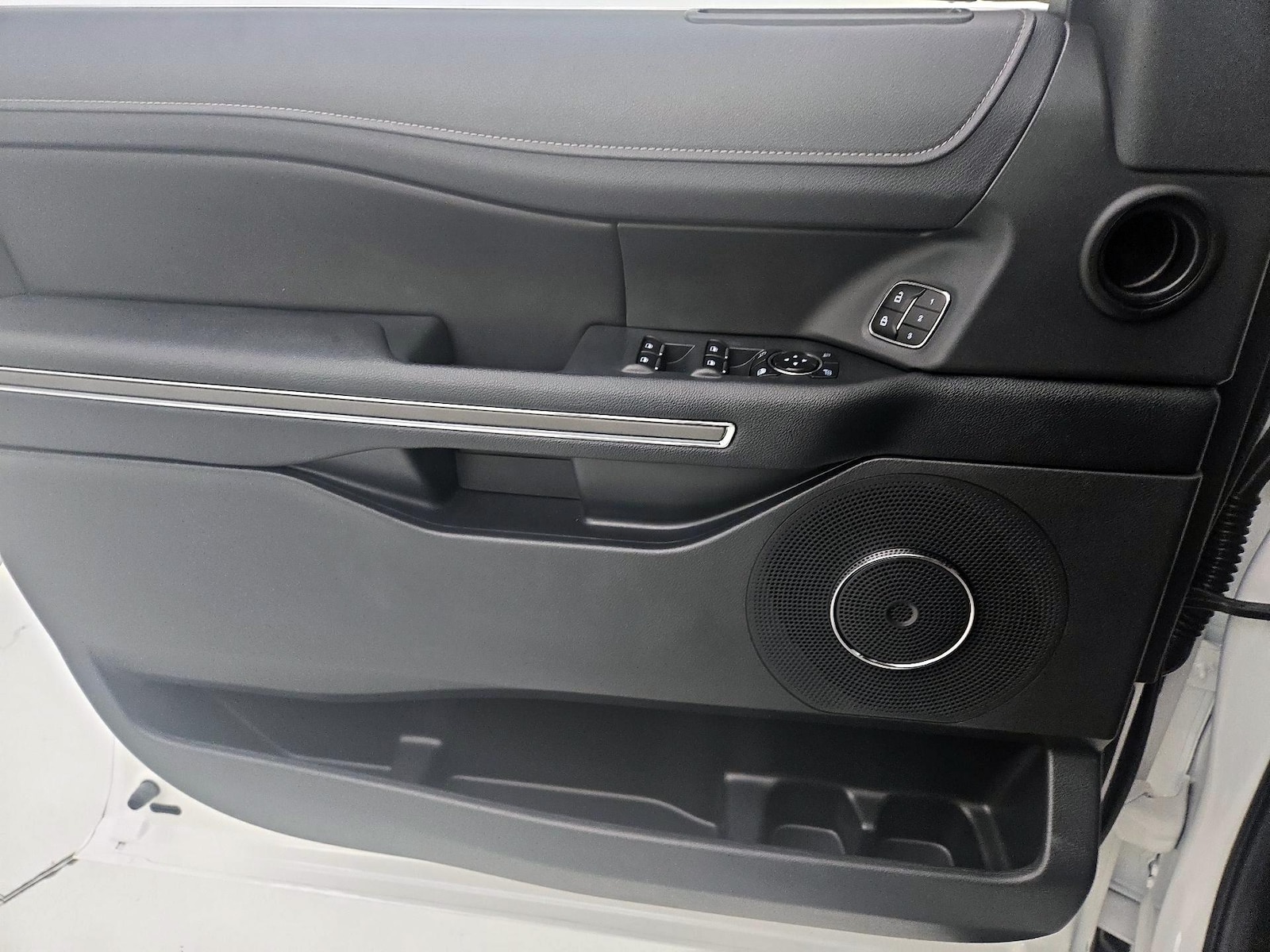 2024 Ford Expedition XLT - Photo 13