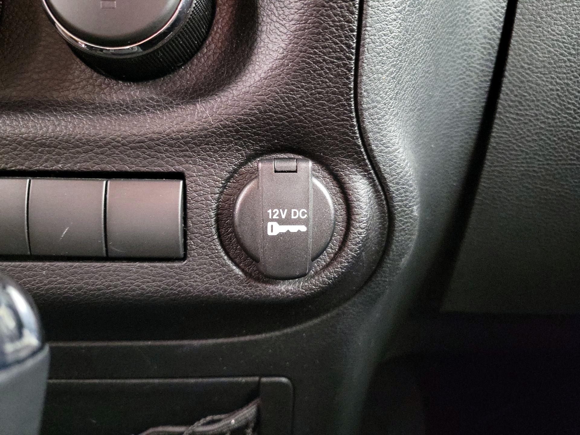 Thumbnail: 2017 Jeep Wrangler - 17