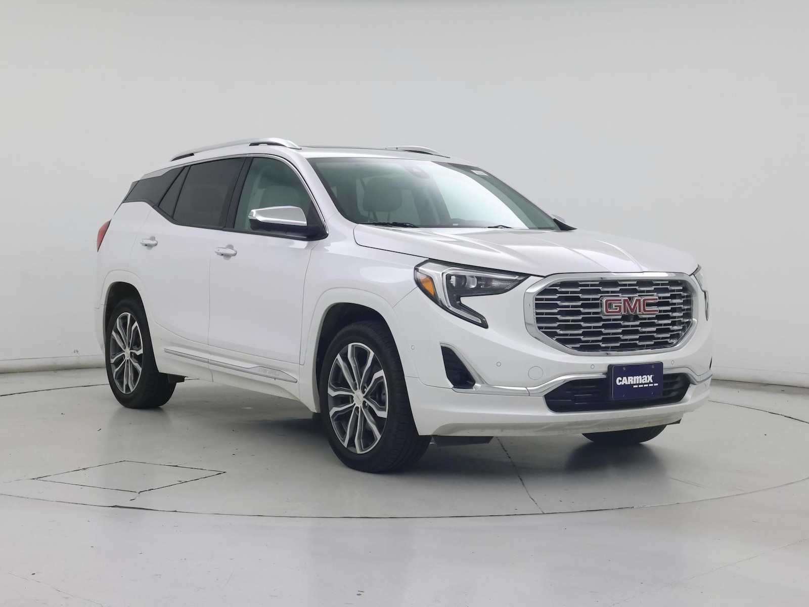 2020 GMC Terrain Denali - Photo 2
