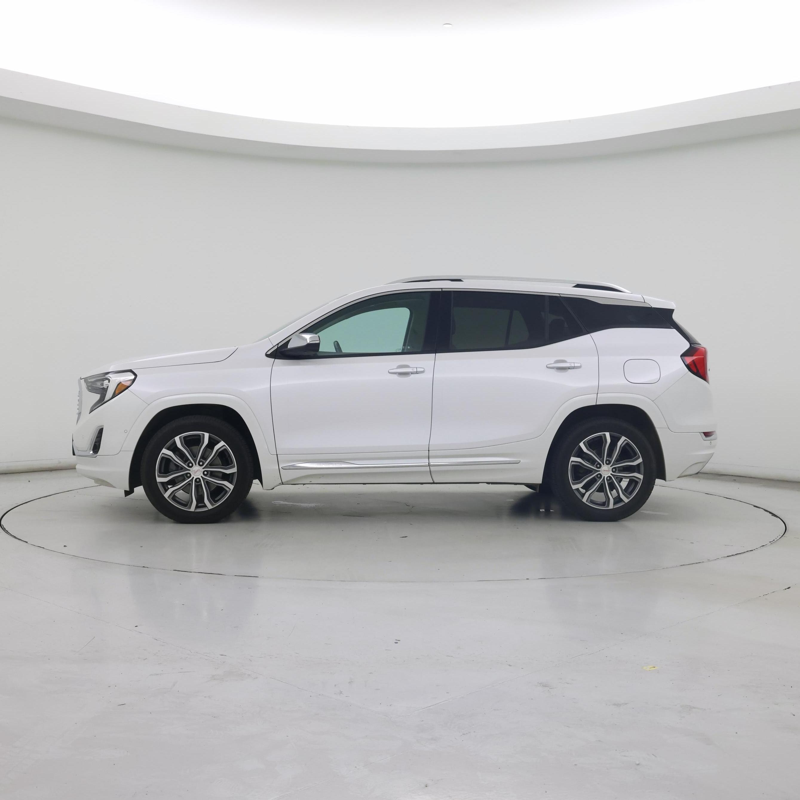 Thumbnail: 2020 GMC Terrain - 3