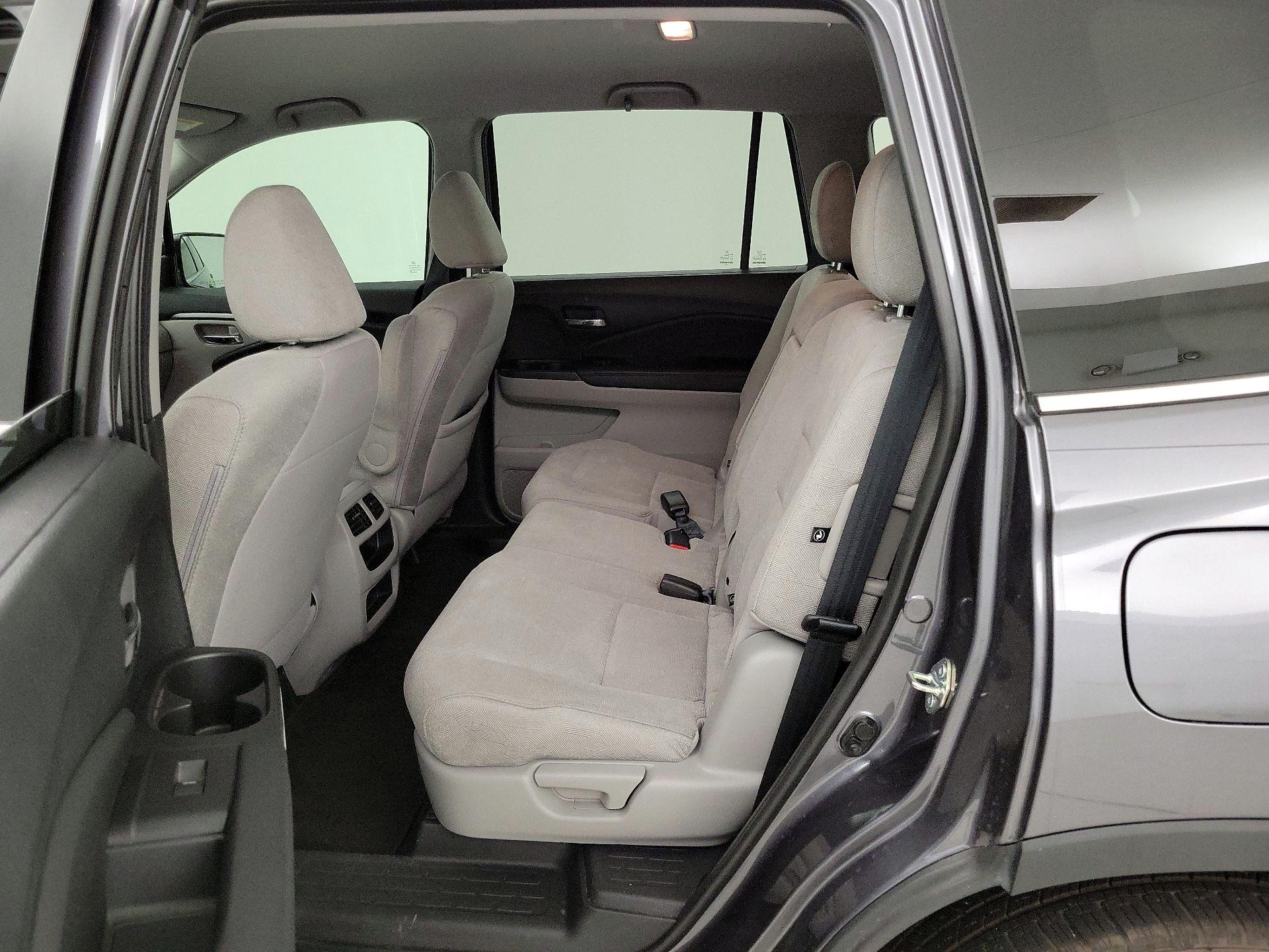 Thumbnail: 2020 Honda Pilot - 19