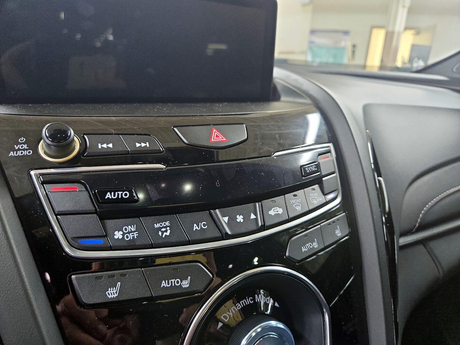 2025 Acura RDX Base - Photo 17