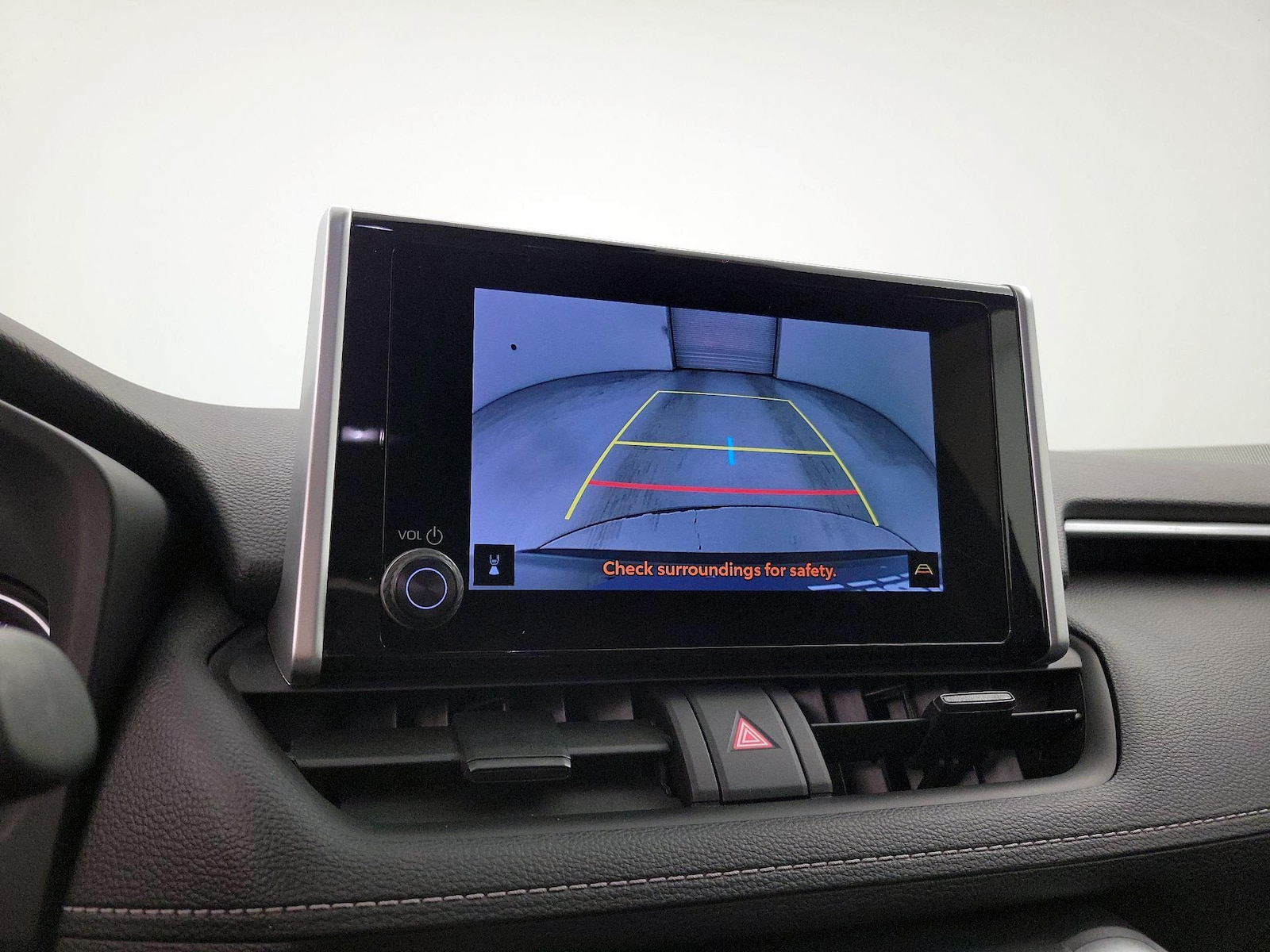 2025 Toyota RAV4 XLE - Photo 15
