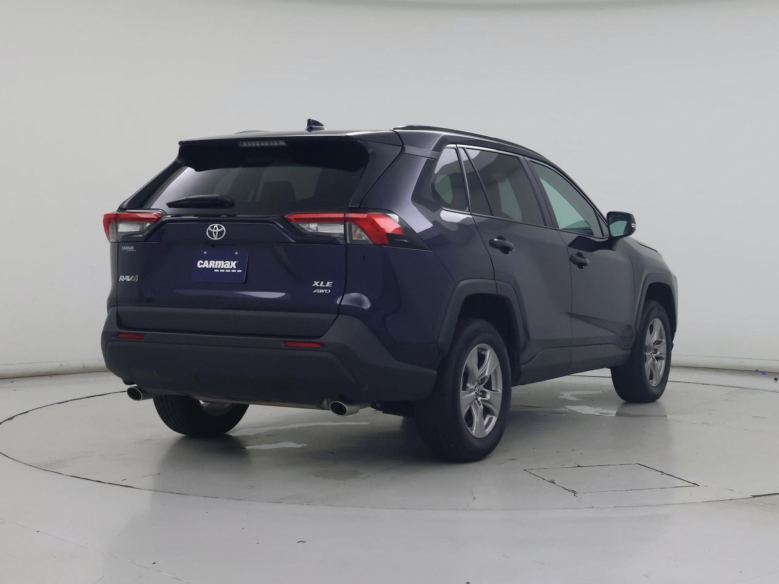 2025 Toyota RAV4 XLE - Photo 9