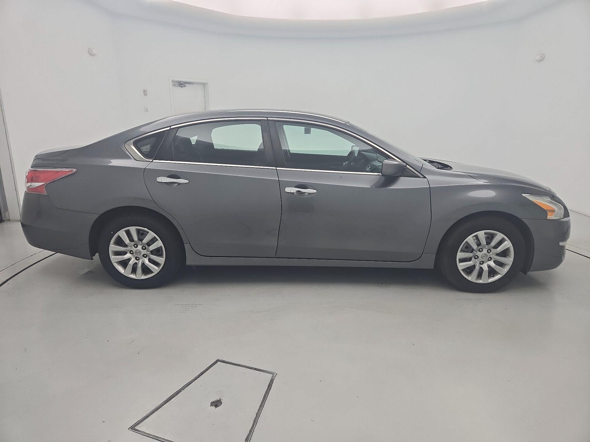 Thumbnail: 2014 Nissan Altima - 4