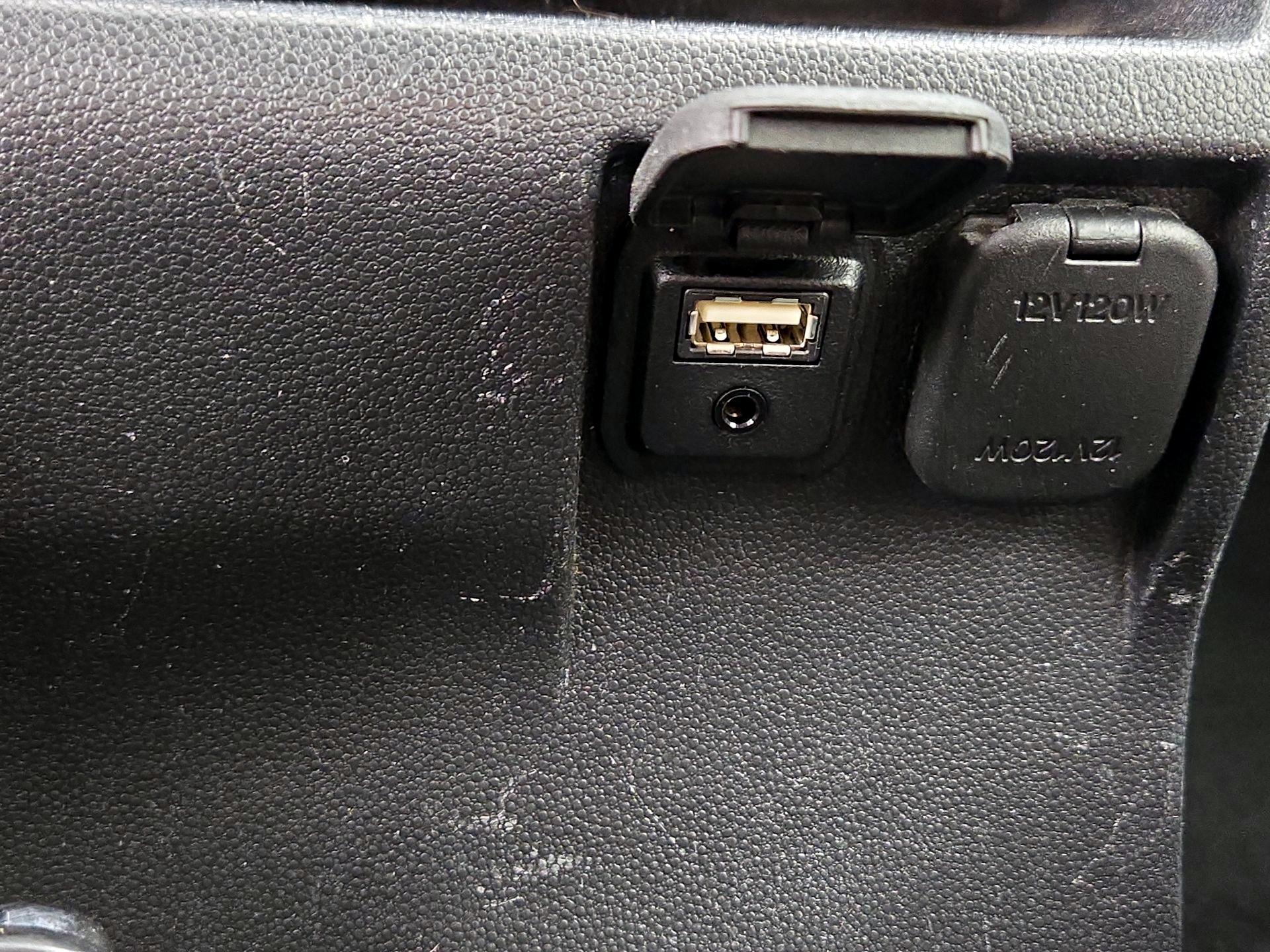 Thumbnail: 2014 Mazda Mazda5 - 17