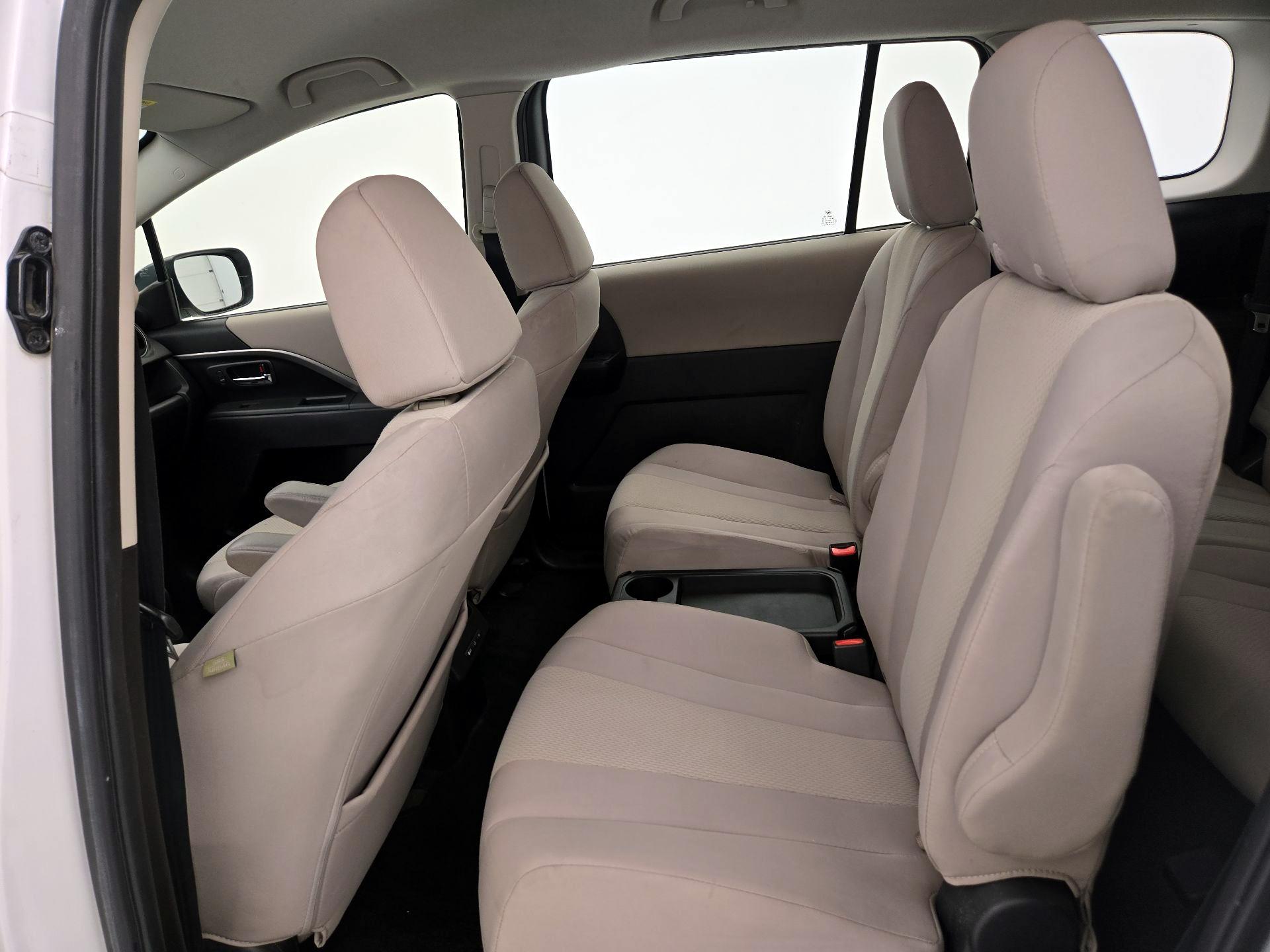 Thumbnail: 2014 Mazda Mazda5 - 18