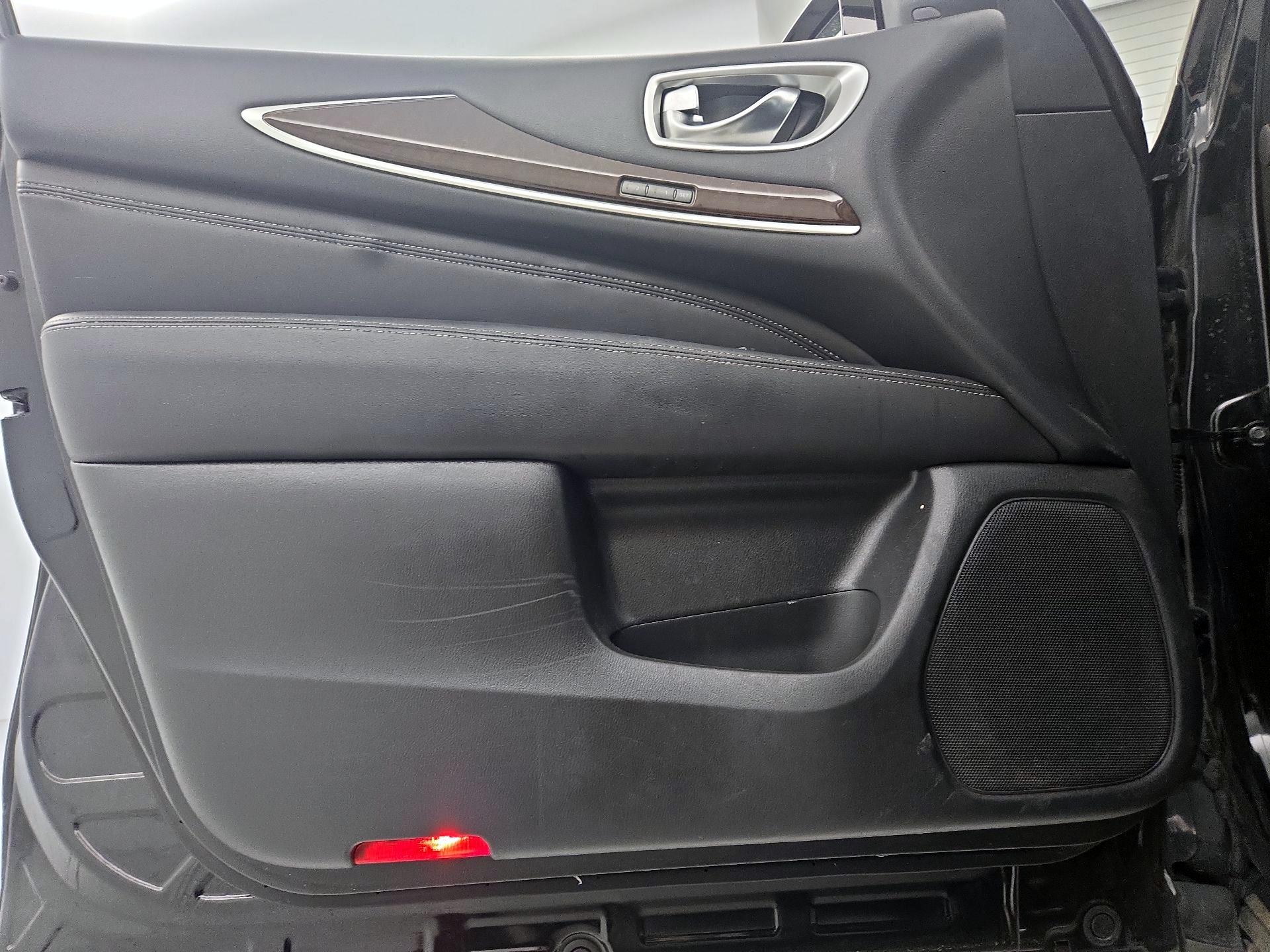 Thumbnail: 2016 INFINITI QX60 - 12