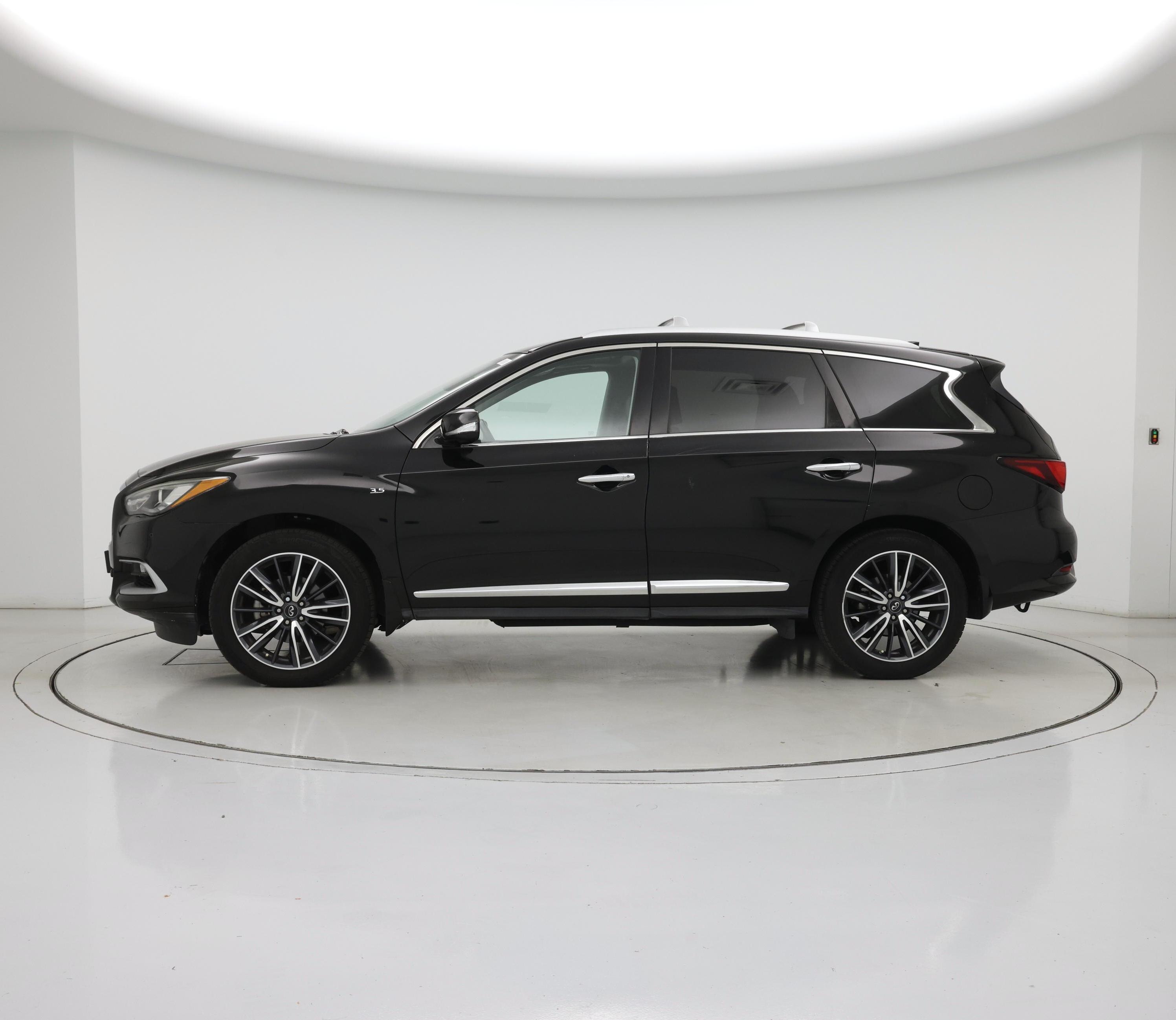 Thumbnail: 2016 INFINITI QX60 - 3