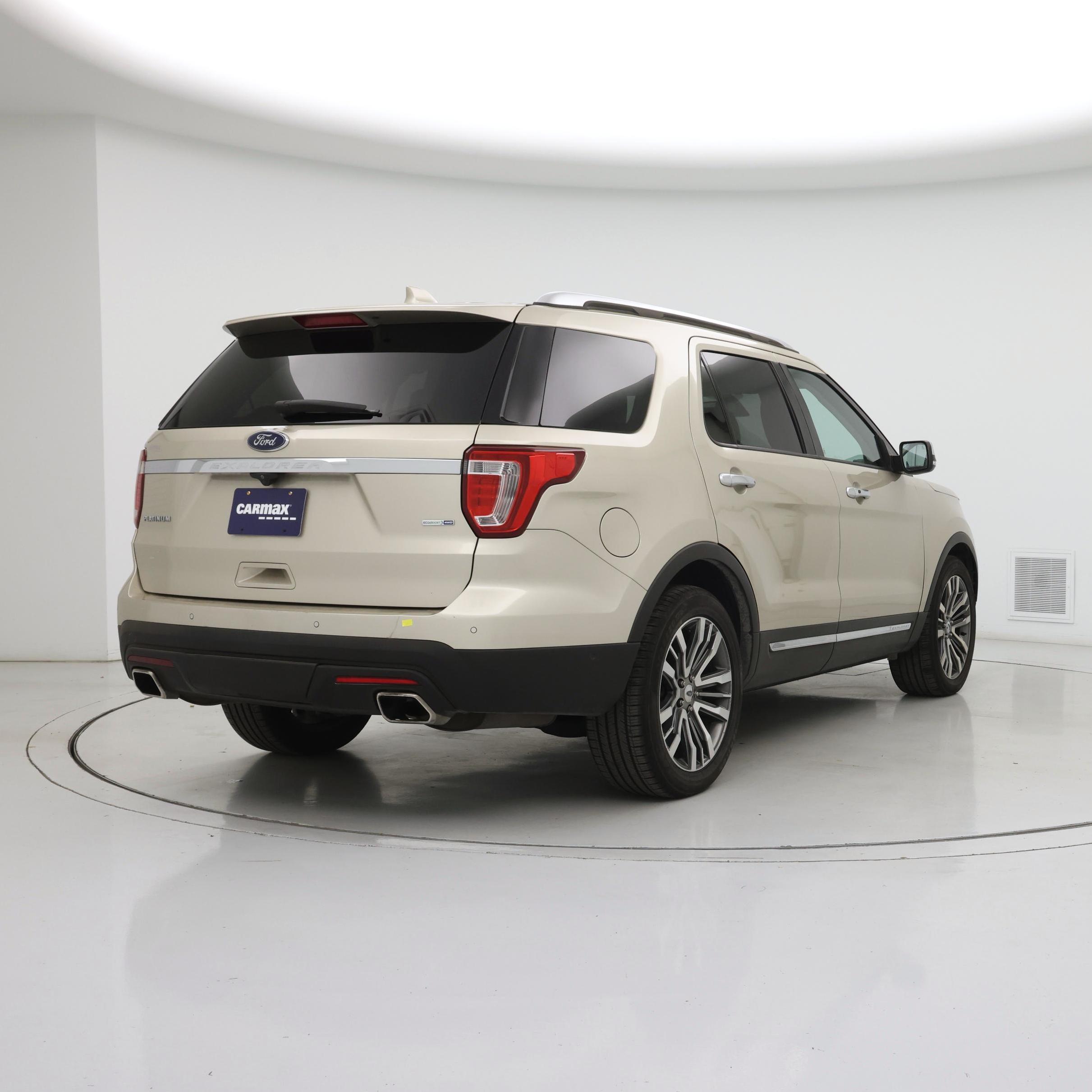 Thumbnail: 2017 Ford Explorer - 8