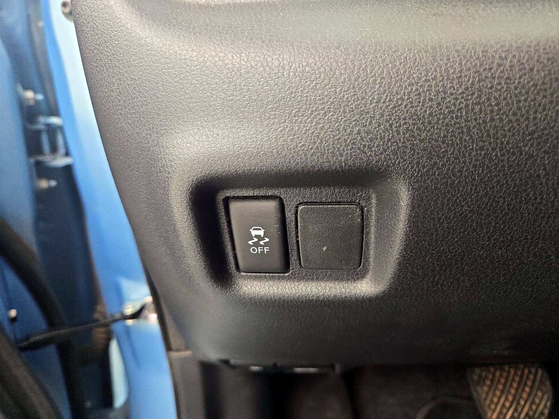 Thumbnail: 2015 Nissan Versa Note - 13