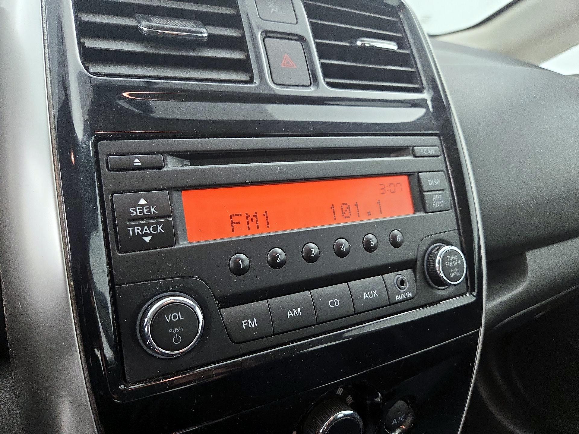 Thumbnail: 2015 Nissan Versa Note - 14
