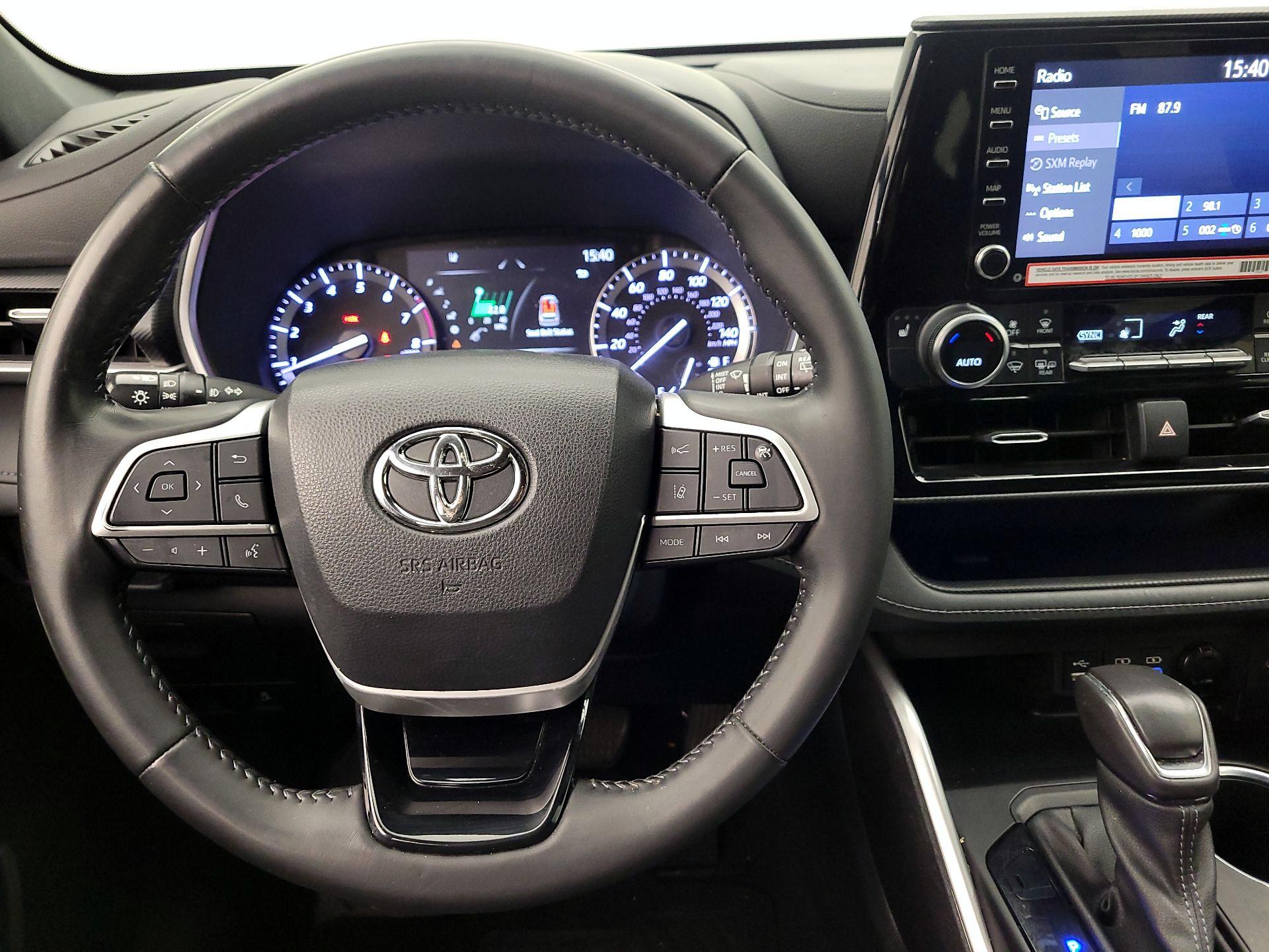 Thumbnail: 2022 Toyota Highlander - 10