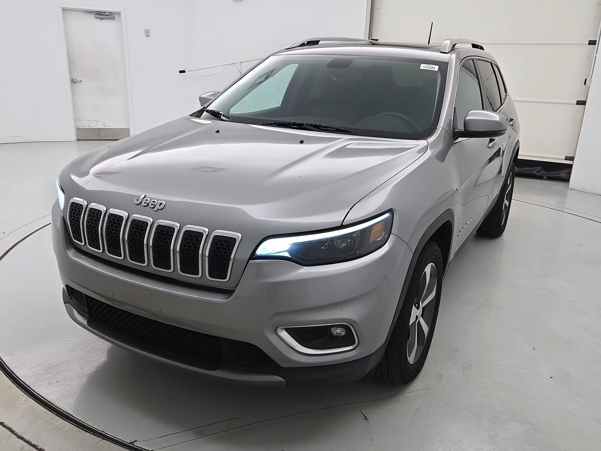 Thumbnail: 2019 Jeep Cherokee - 3