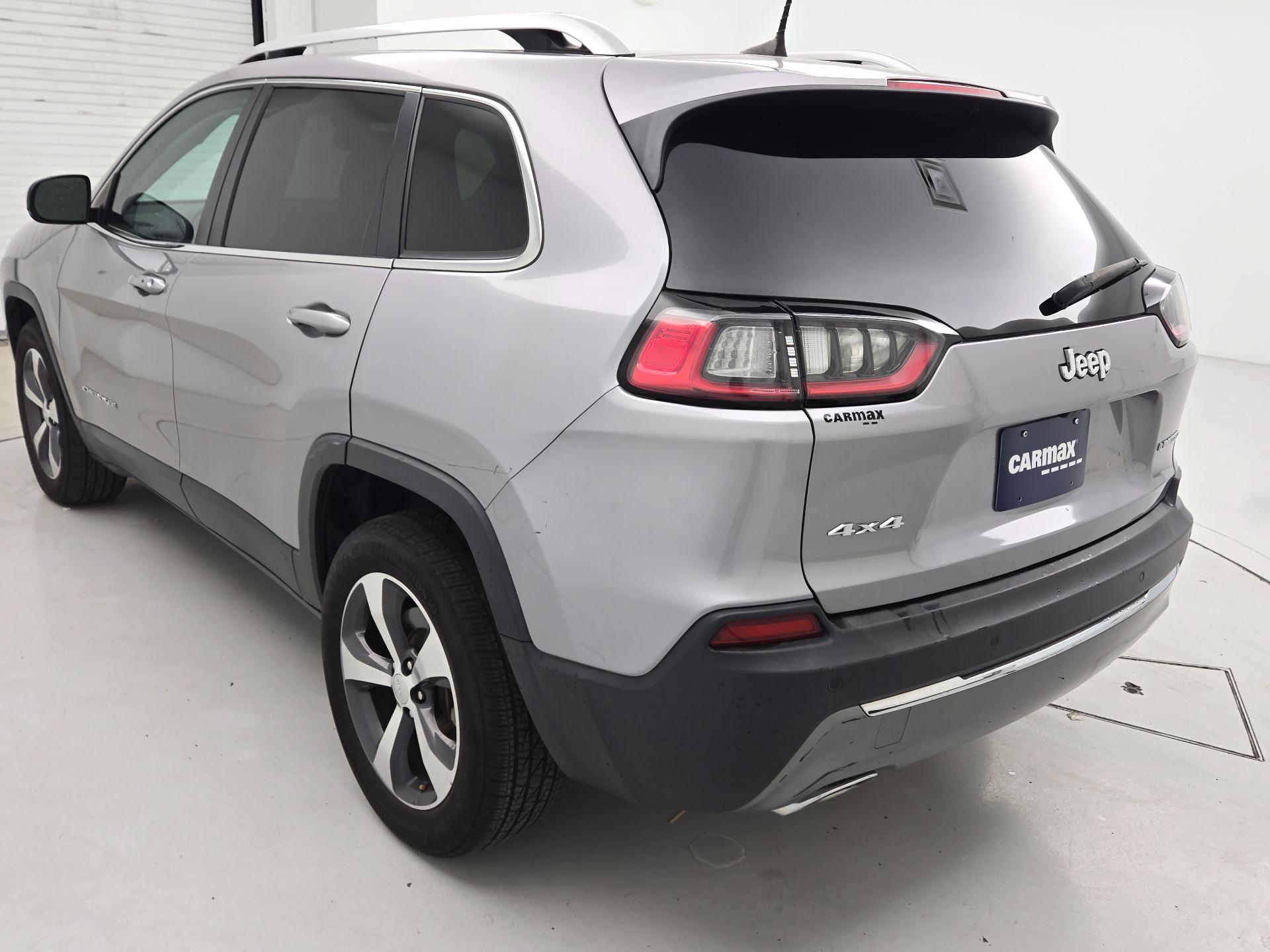 Thumbnail: 2019 Jeep Cherokee - 7