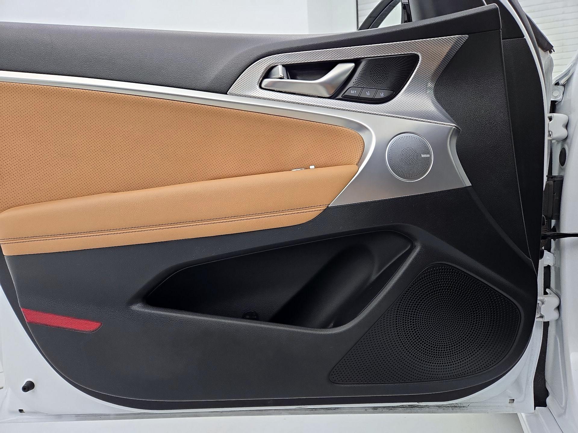 Thumbnail: 2022 Genesis G70 - 12