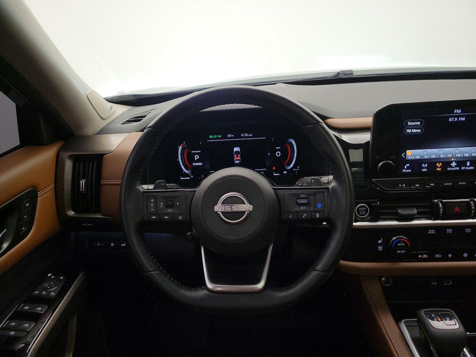 2023 Nissan Pathfinder Platinum - Photo 11