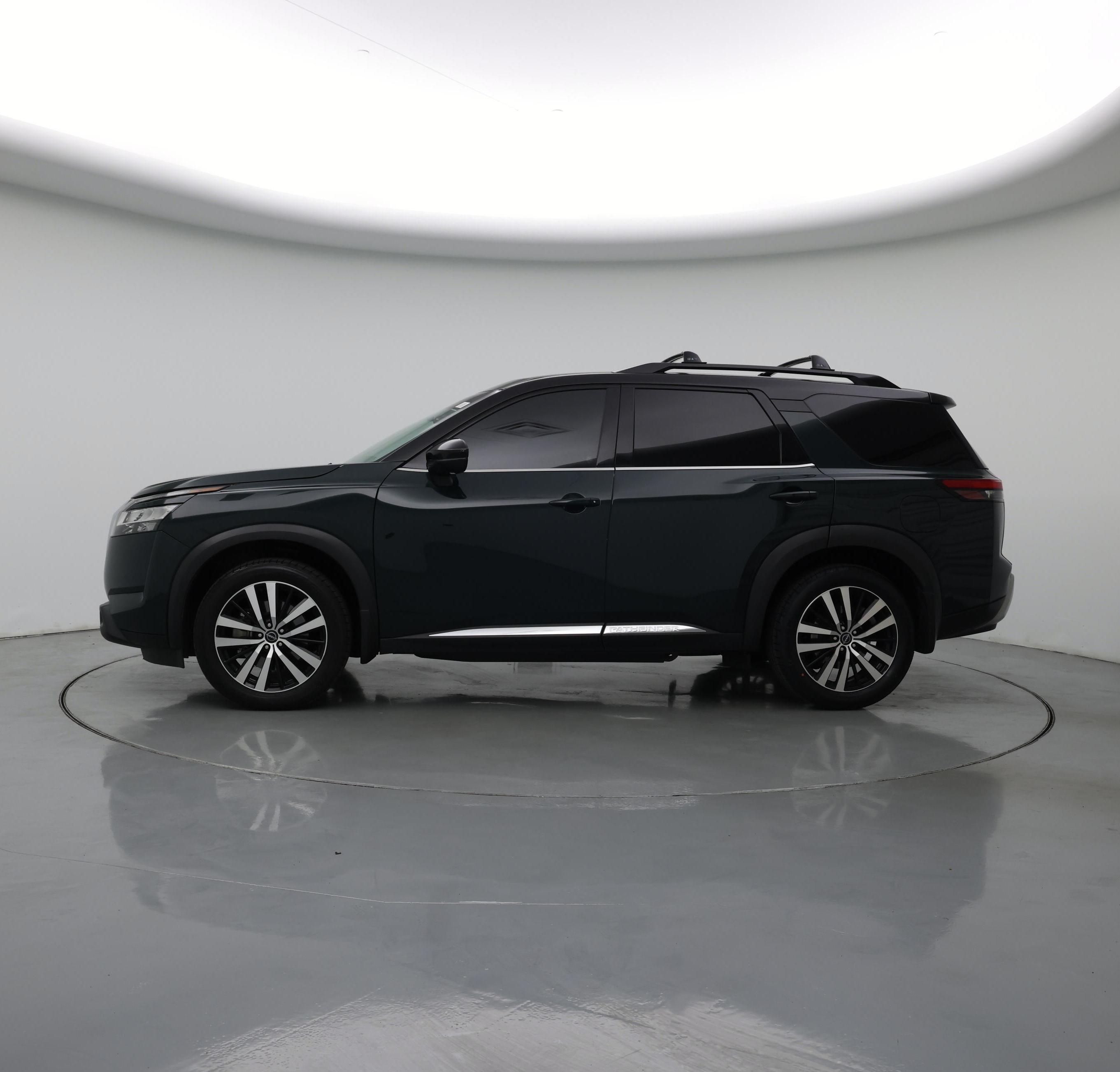 Thumbnail: 2023 Nissan Pathfinder - 3