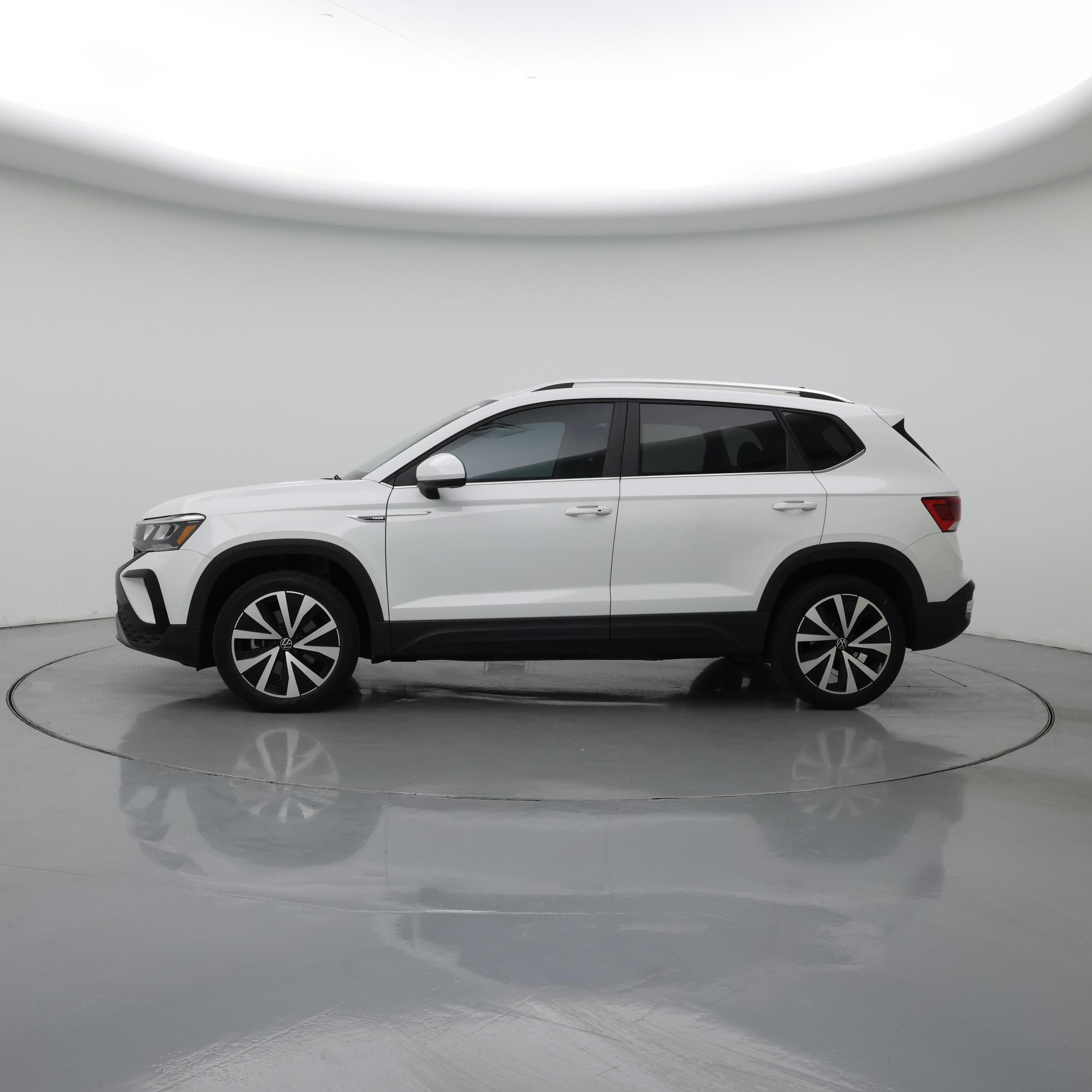 Thumbnail: 2023 Volkswagen Taos - 3