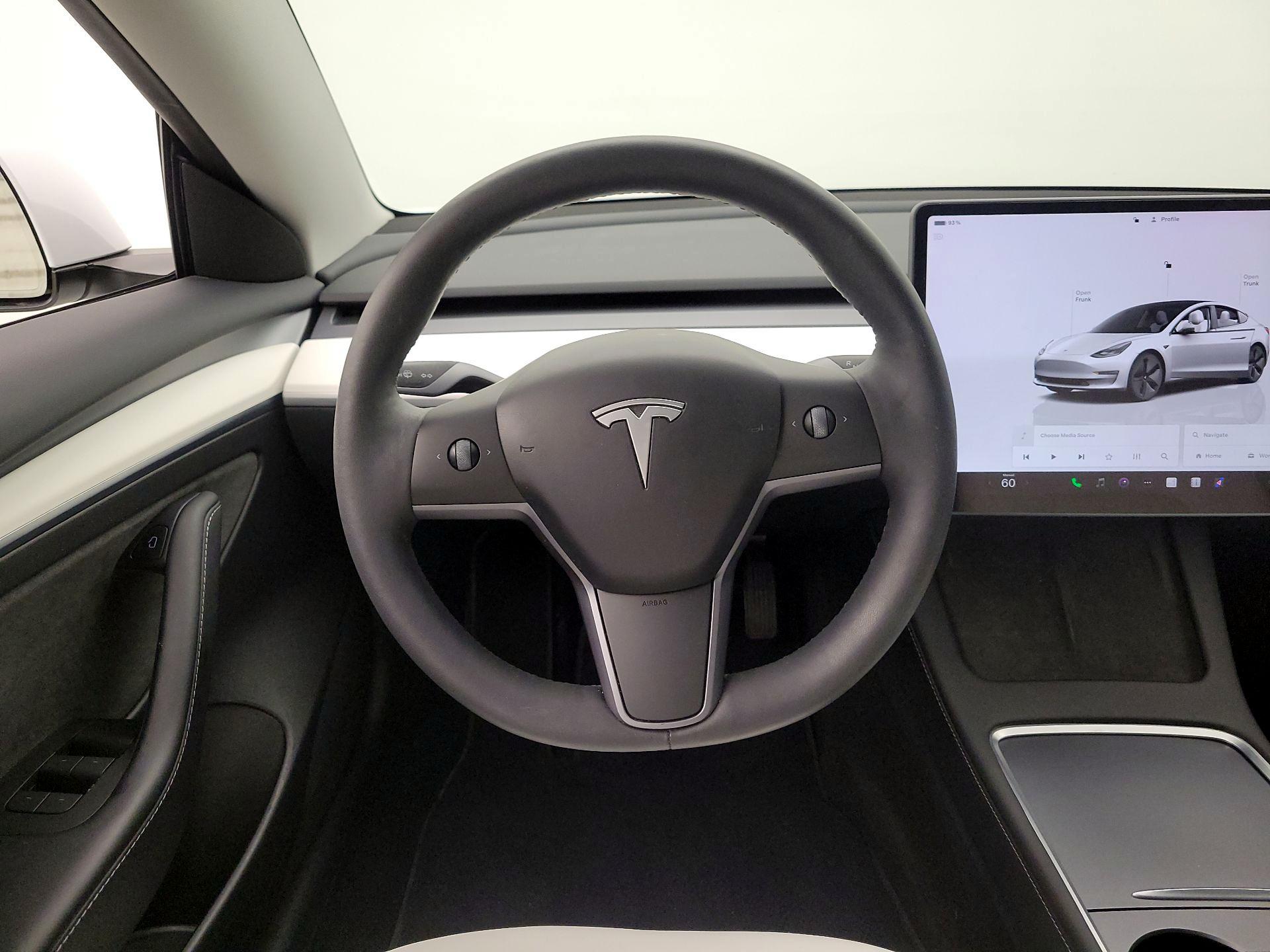 Thumbnail: 2023 Tesla Model 3 - 10