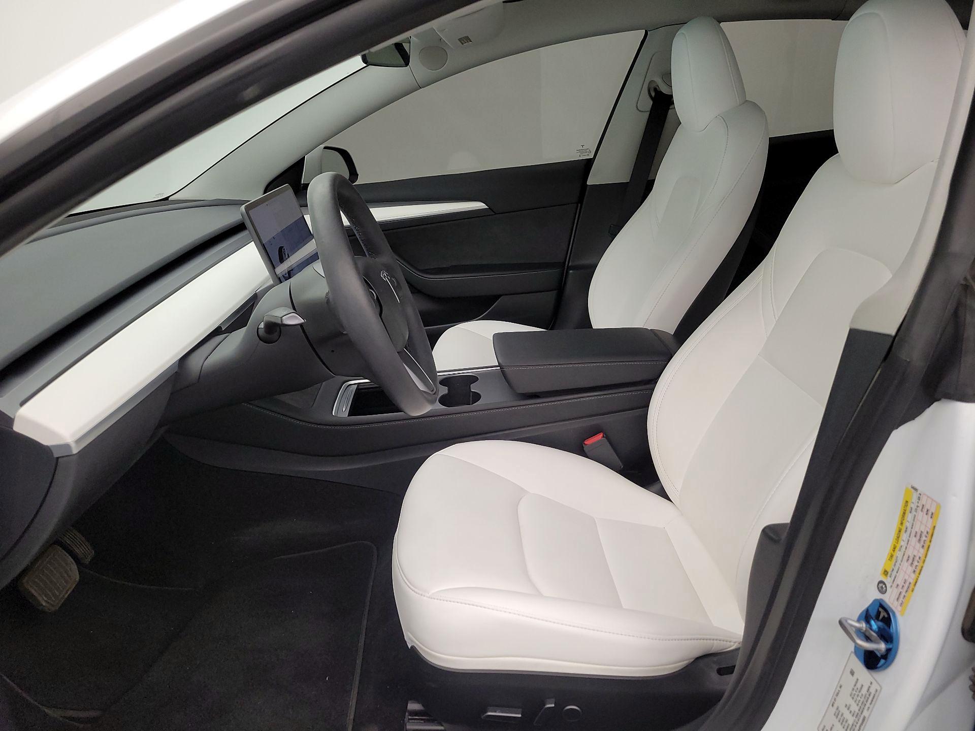 Thumbnail: 2023 Tesla Model 3 - 11