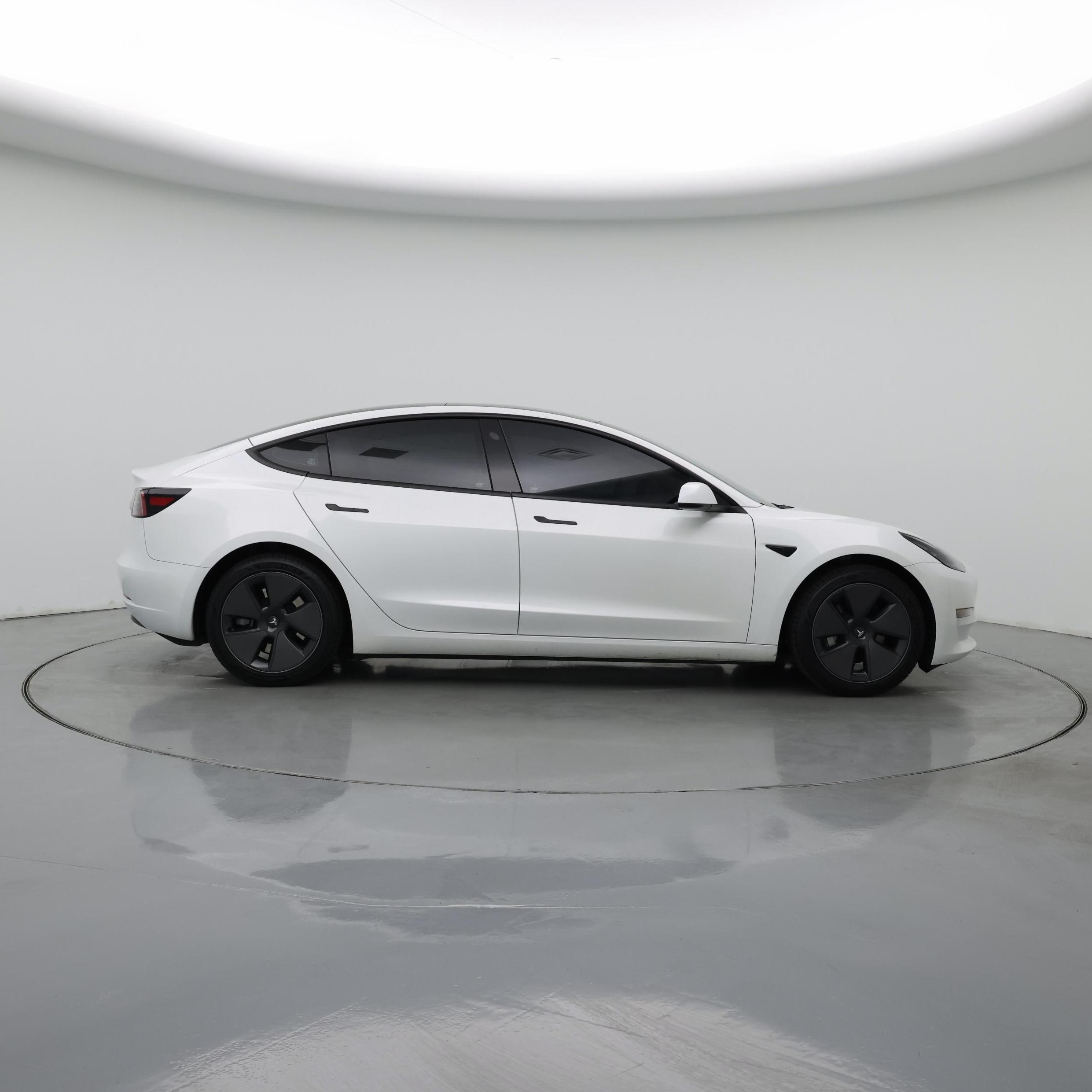 Thumbnail: 2023 Tesla Model 3 - 7