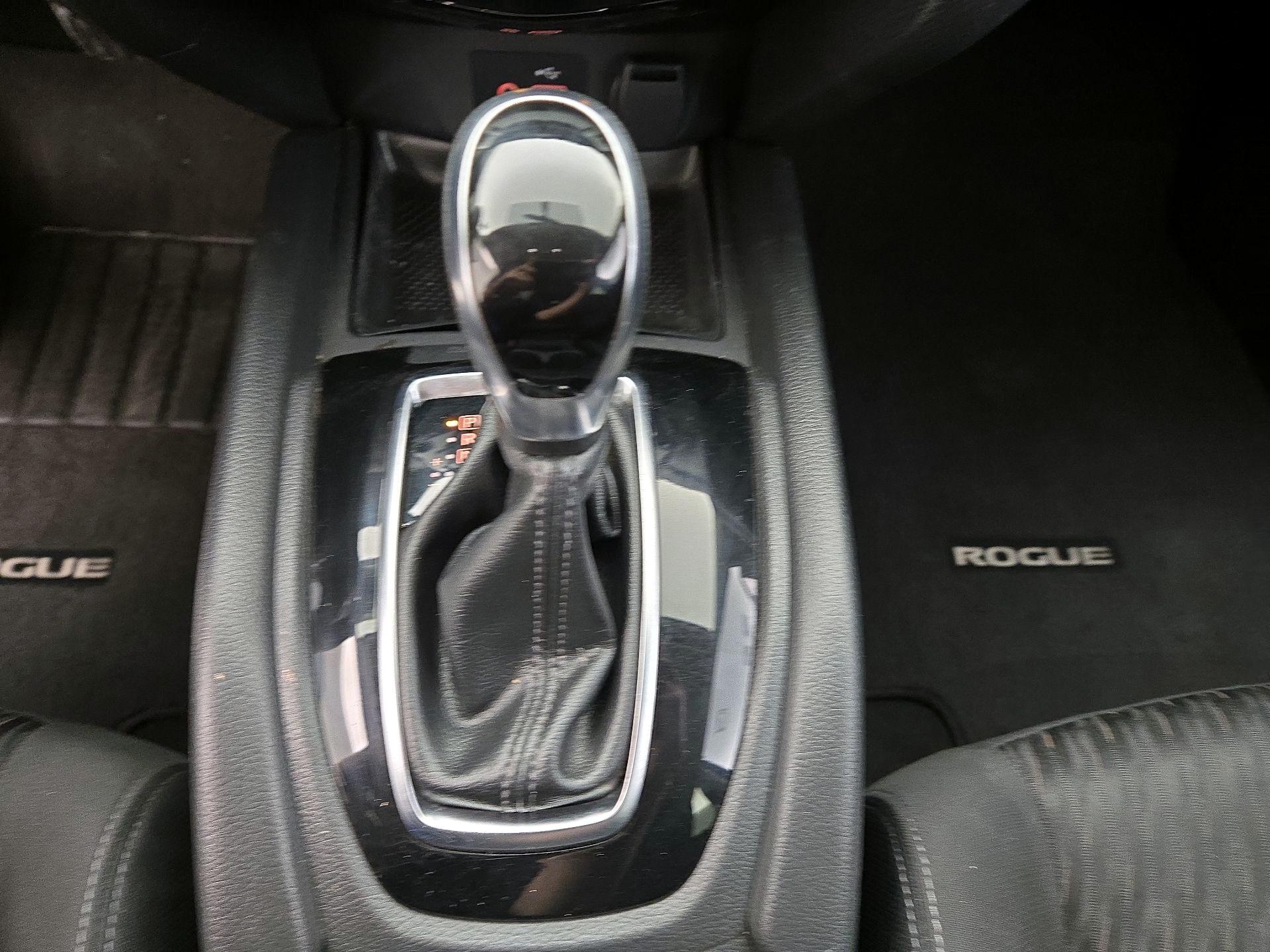 Thumbnail: 2018 Nissan Rogue - 15