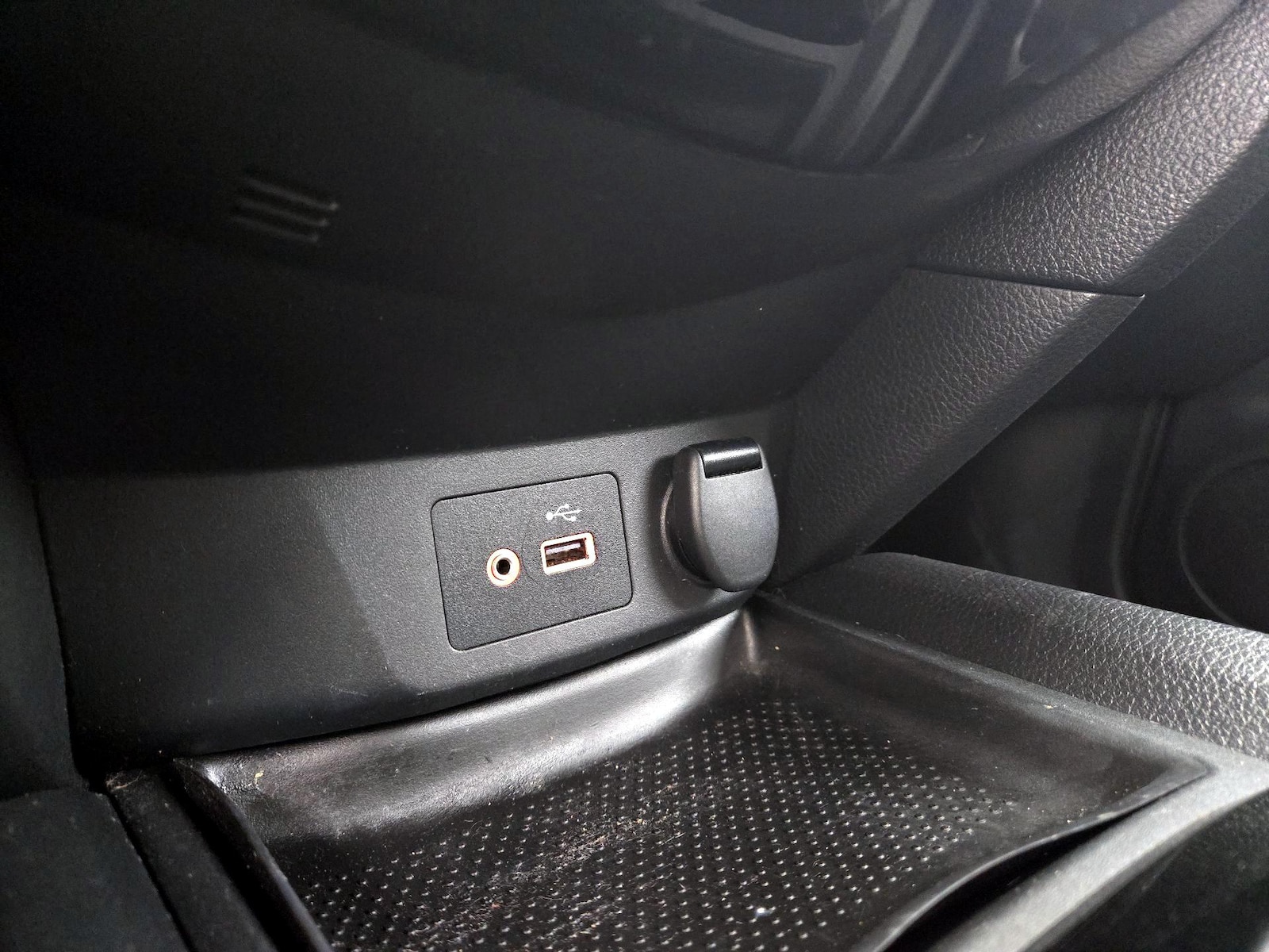 2018 Nissan Rogue SV - Photo 17