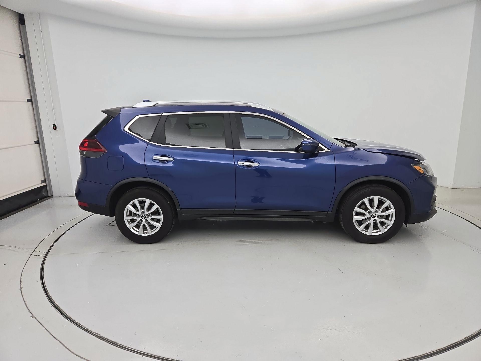 Thumbnail: 2018 Nissan Rogue - 4