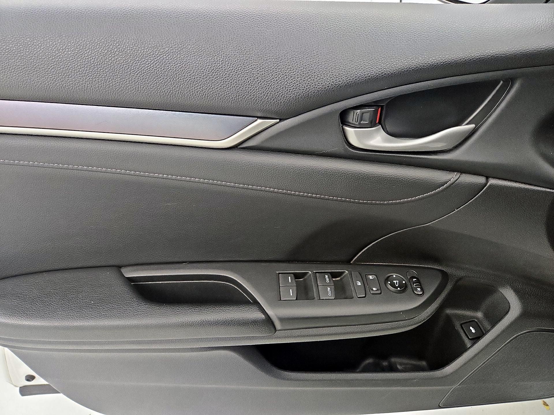 Thumbnail: 2017 Honda Civic - 12