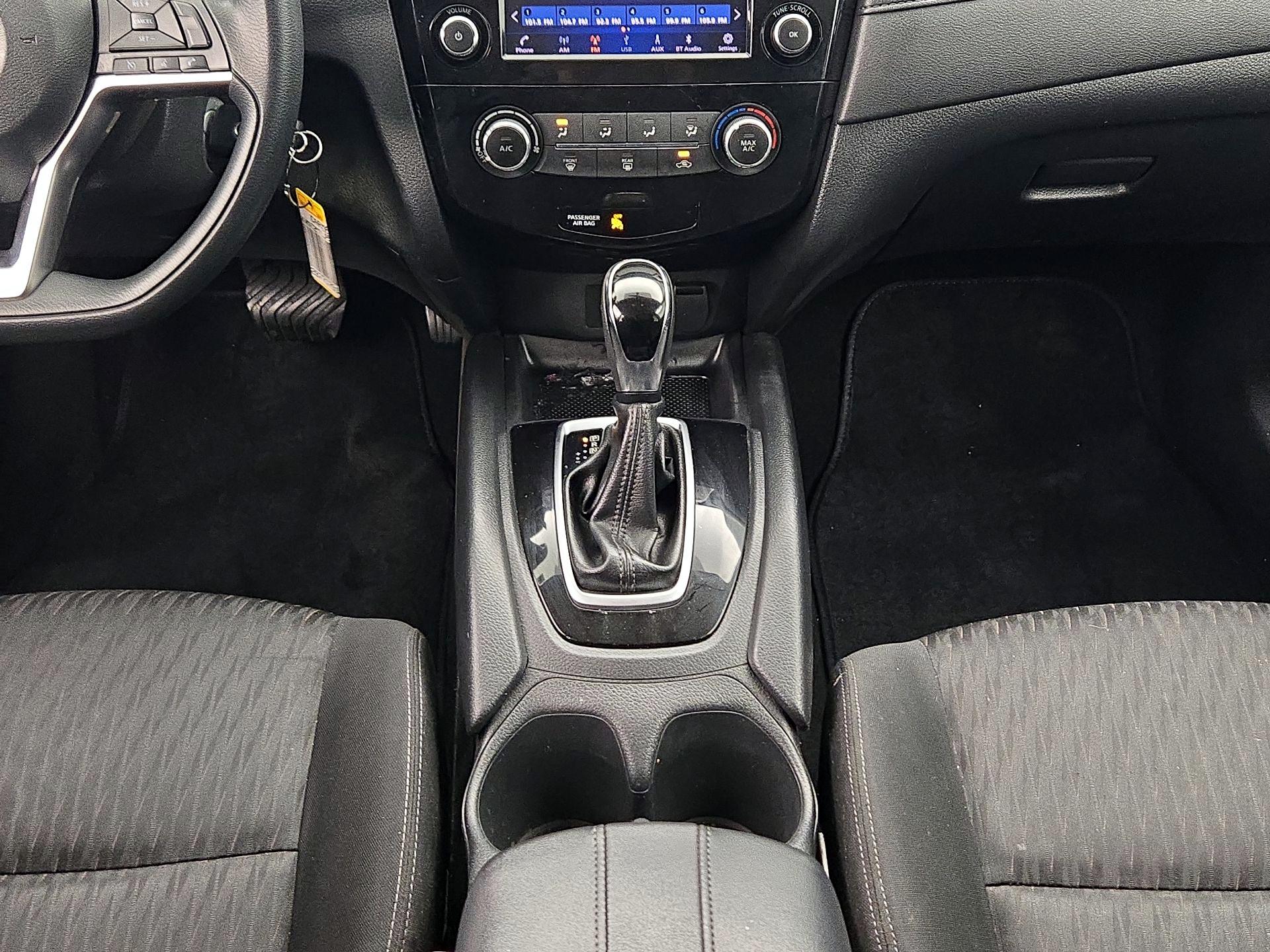 Thumbnail: 2018 Nissan Rogue - 17