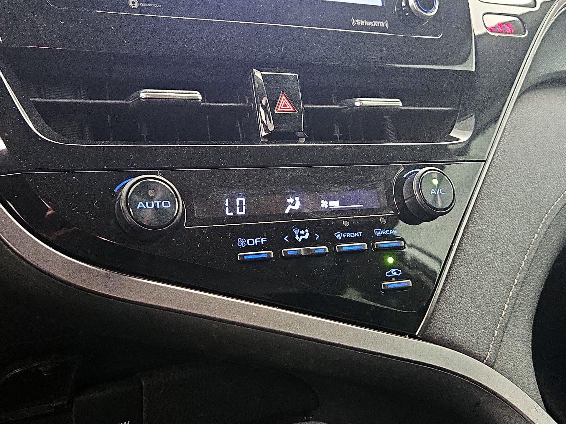 Thumbnail: 2021 Toyota Camry - 16