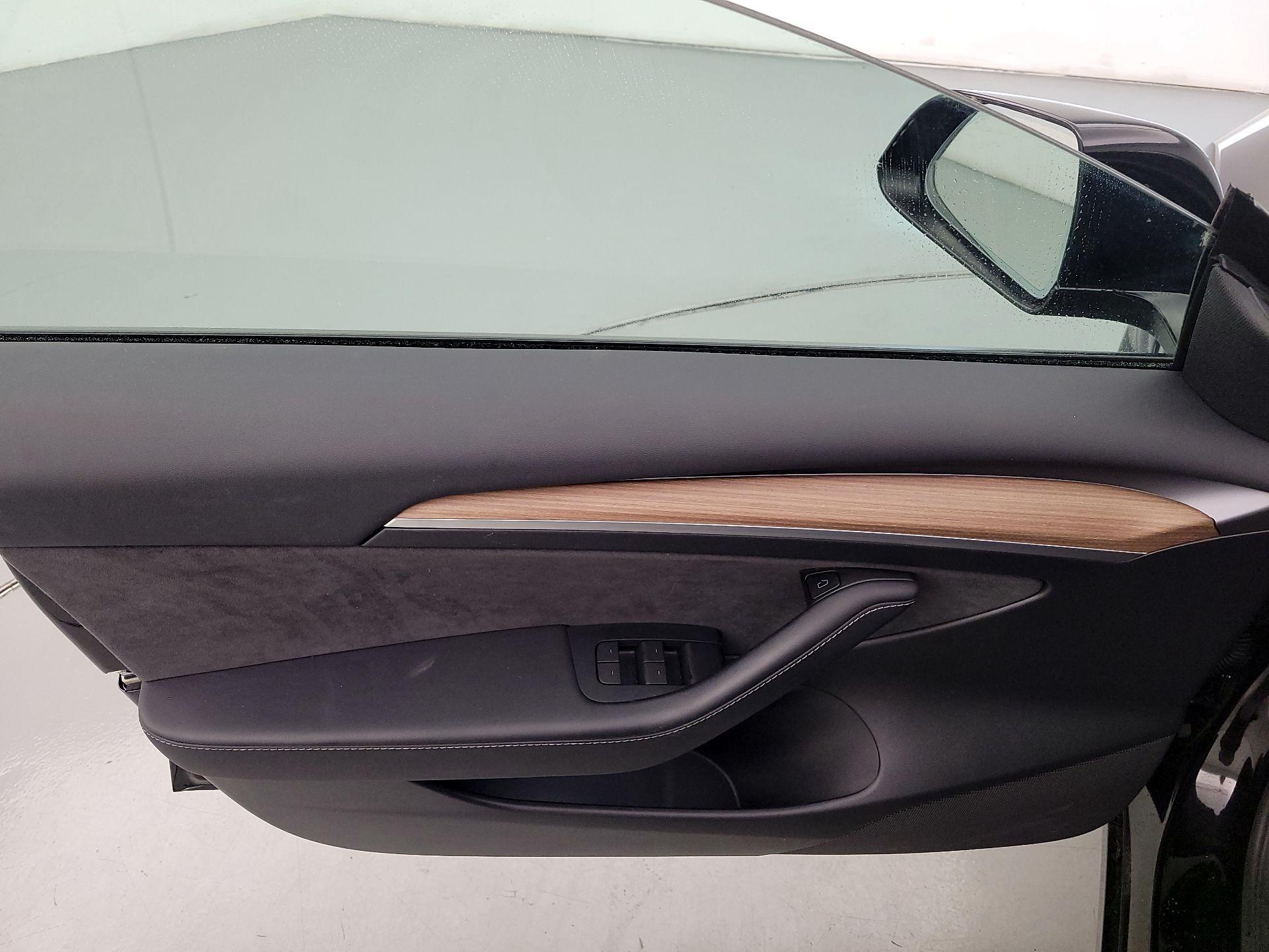 Thumbnail: 2023 Tesla Model 3 - 12