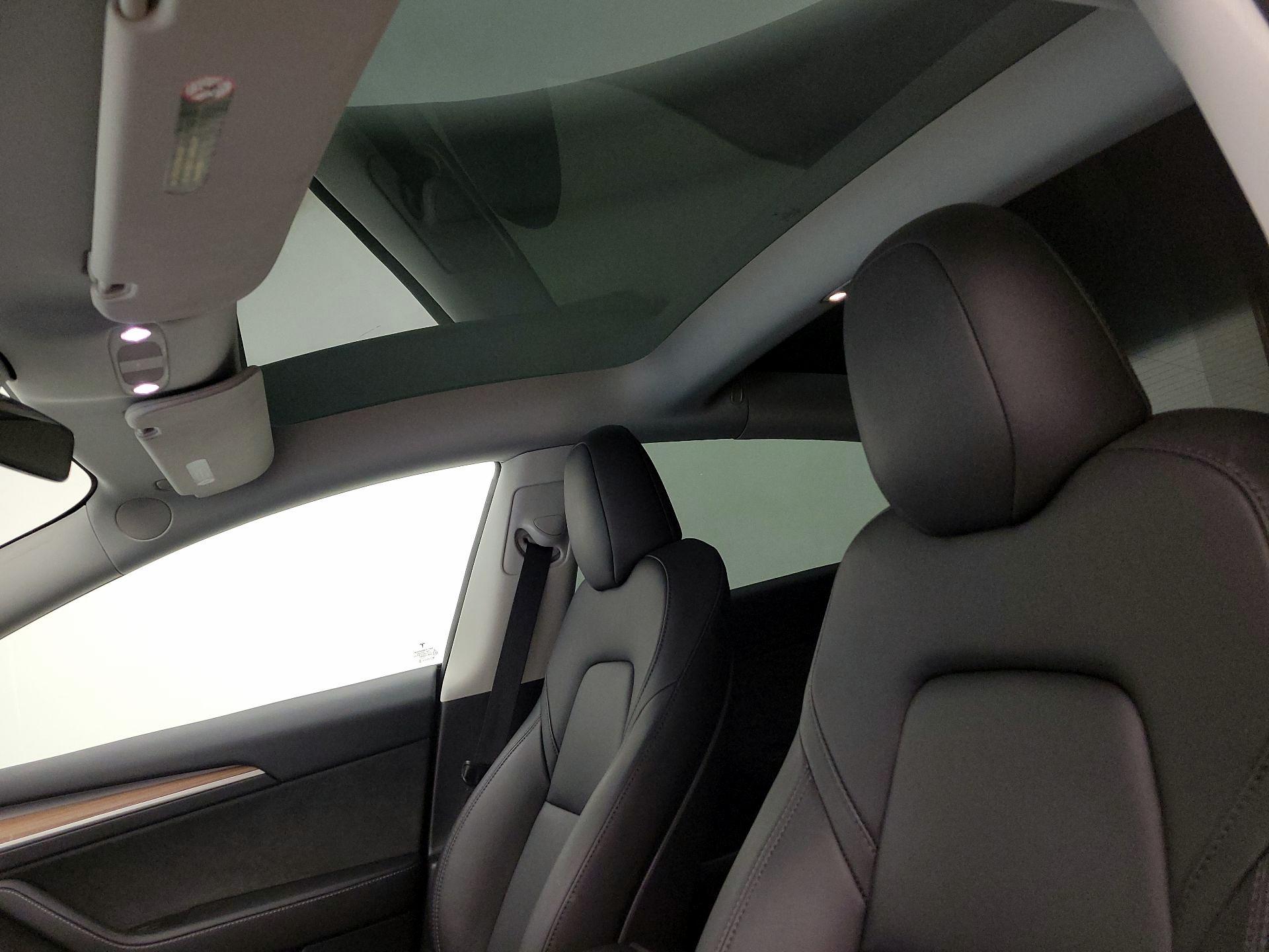 Thumbnail: 2023 Tesla Model 3 - 19