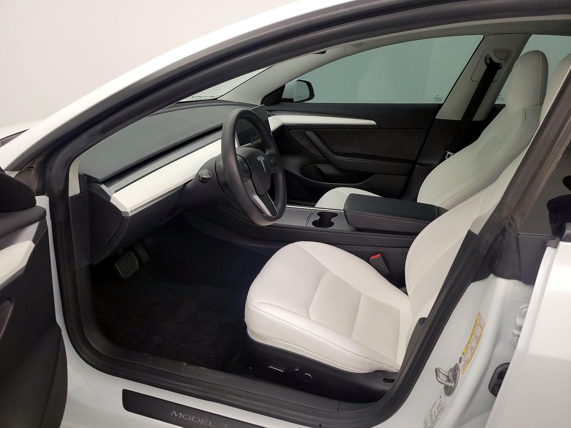 Thumbnail: 2023 Tesla Model 3 - 11