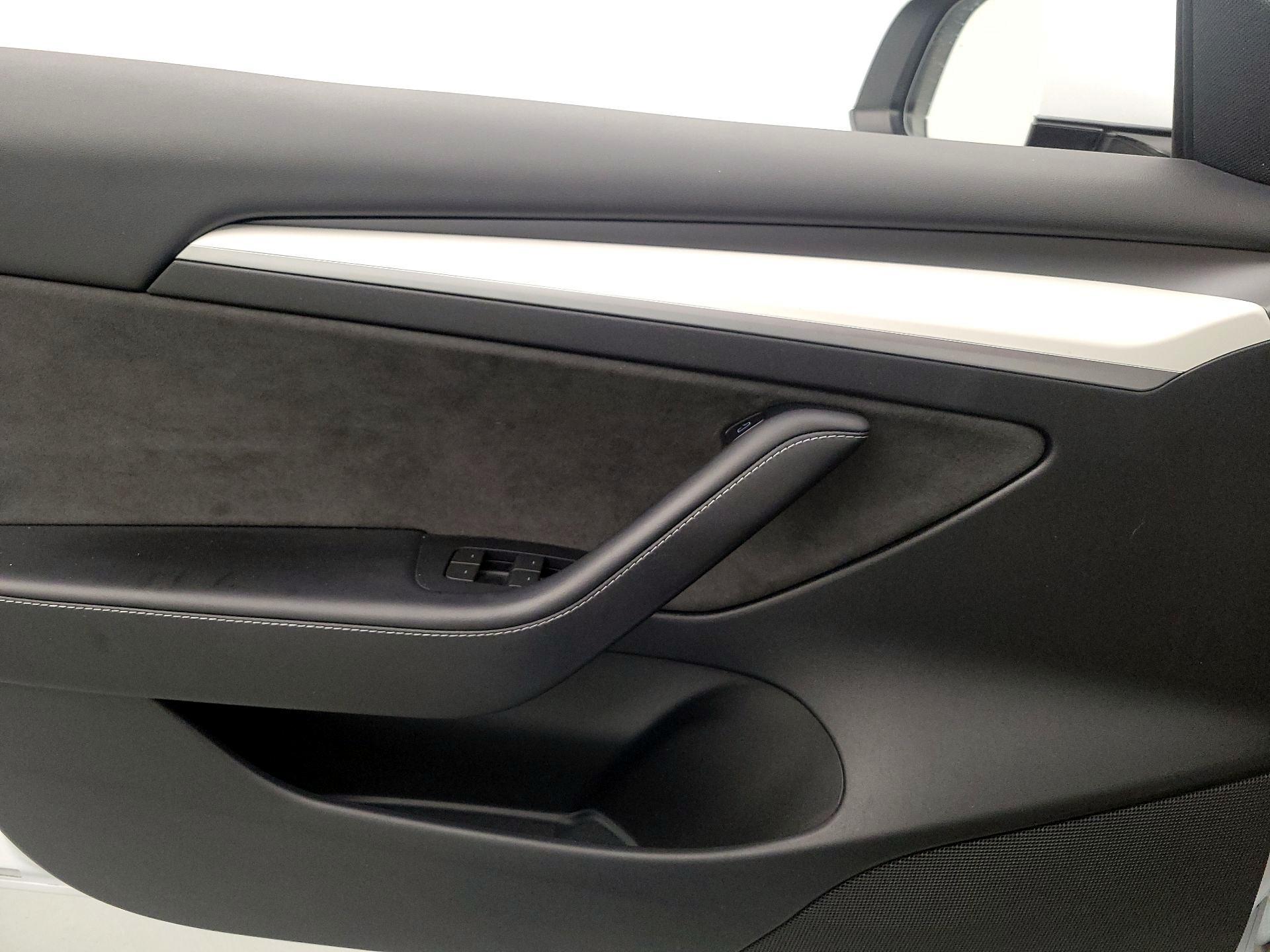 Thumbnail: 2023 Tesla Model 3 - 12