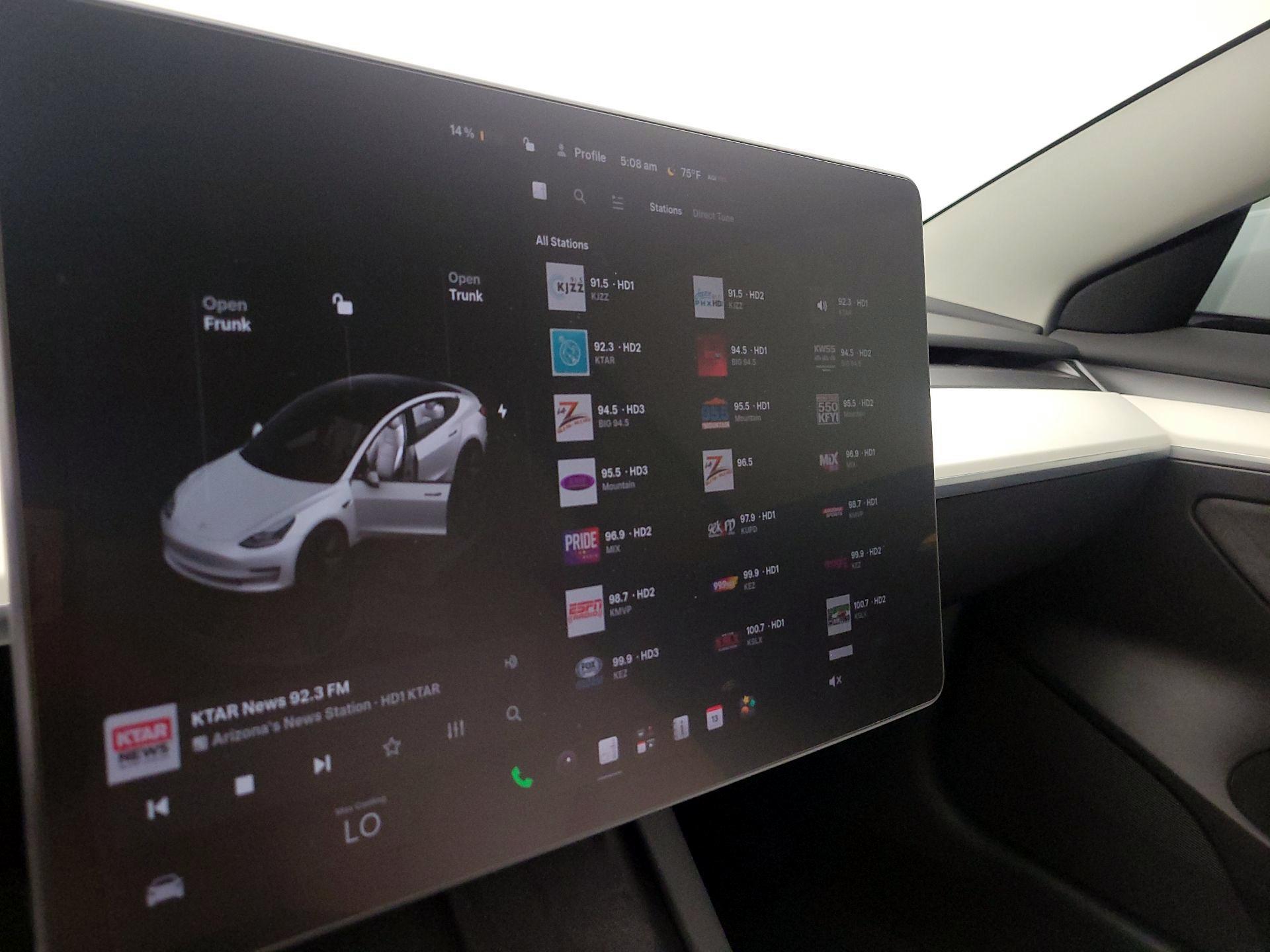 Thumbnail: 2023 Tesla Model 3 - 14