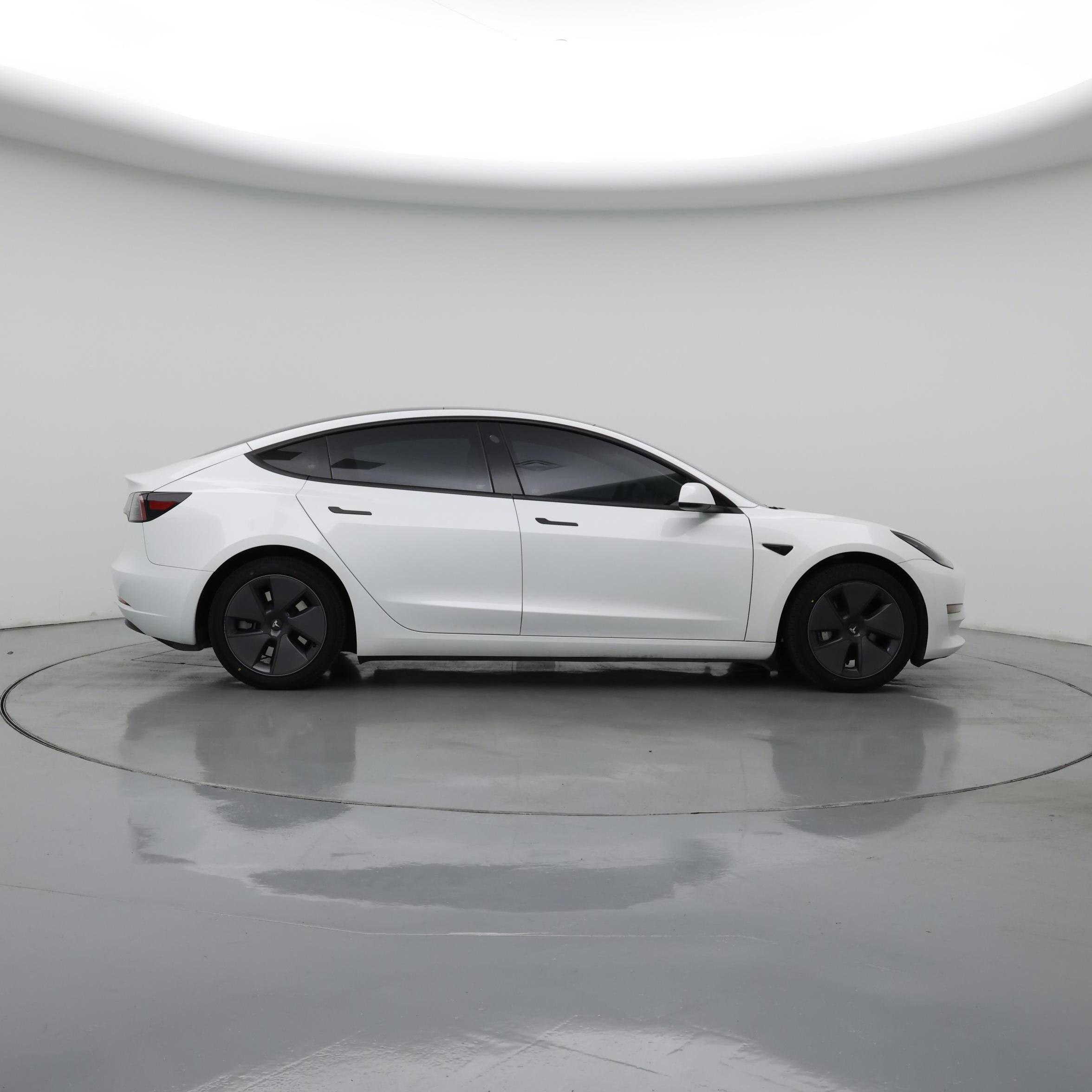 Thumbnail: 2023 Tesla Model 3 - 7
