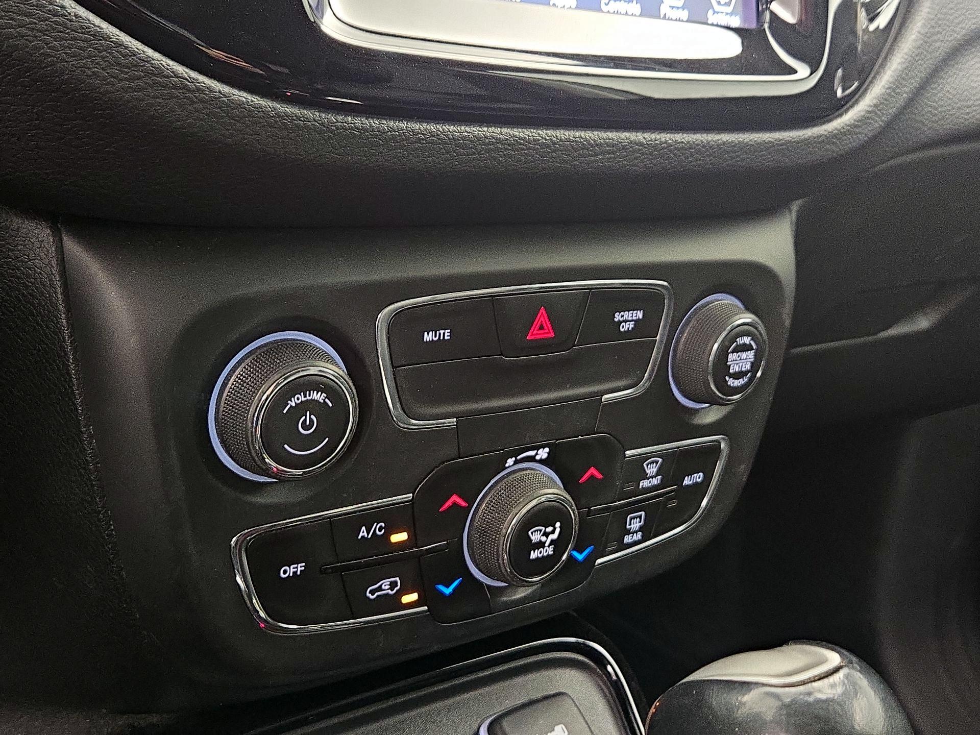 Thumbnail: 2019 Jeep Compass - 16
