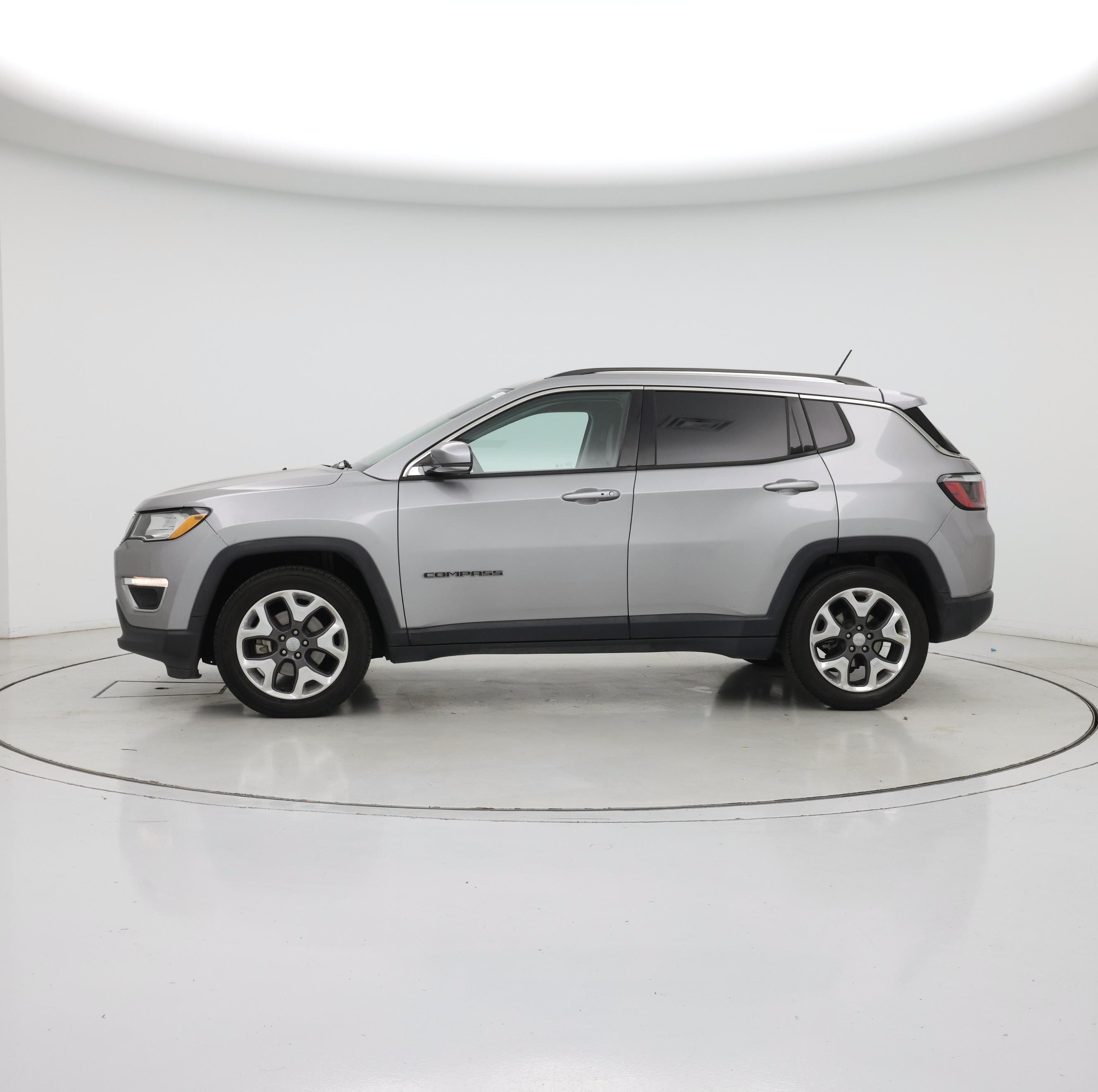 Thumbnail: 2019 Jeep Compass - 3