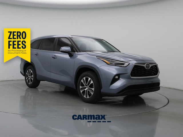 Silver 2023 Toyota Highlander SUV / Crossover Front-Wheel Drive Automatic