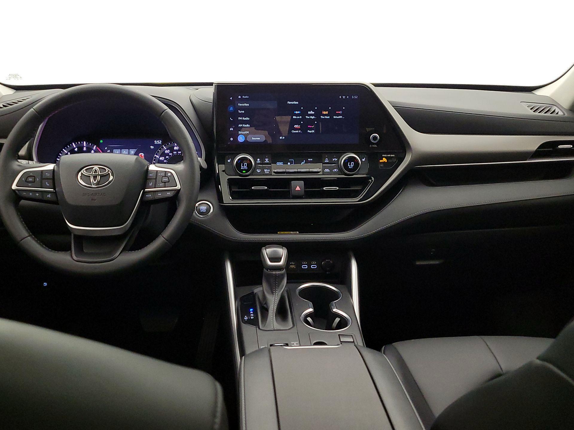 Thumbnail: 2023 Toyota Highlander - 9