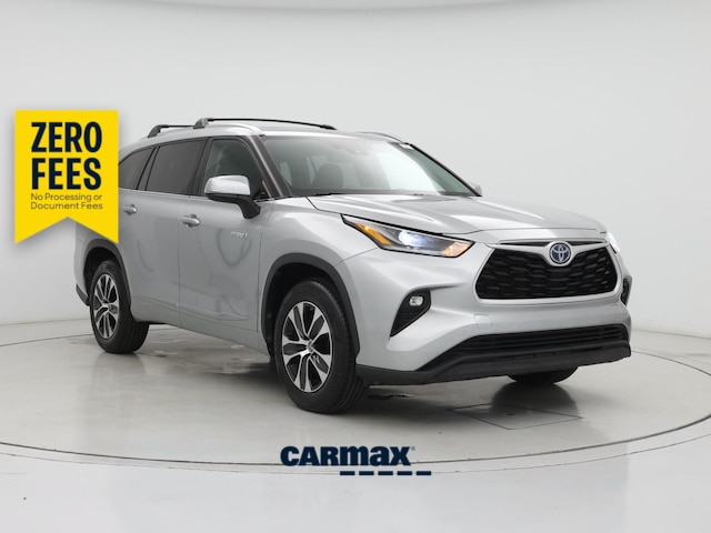 Silver 2021 Toyota Highlander Hybrid XLE FWD SUV / Crossover Front-Wheel Drive Automatic