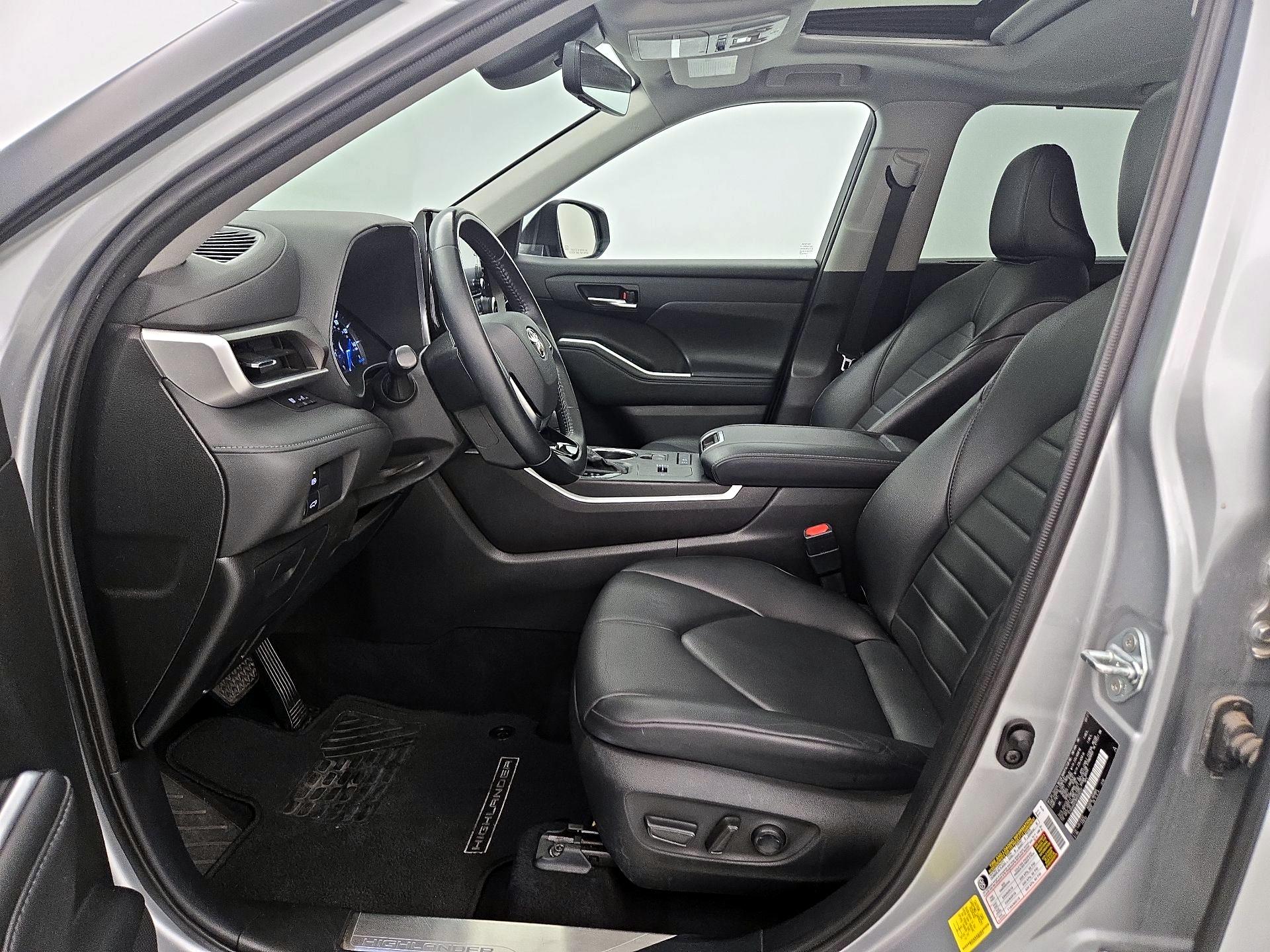 Thumbnail: 2021 Toyota Highlander - 11