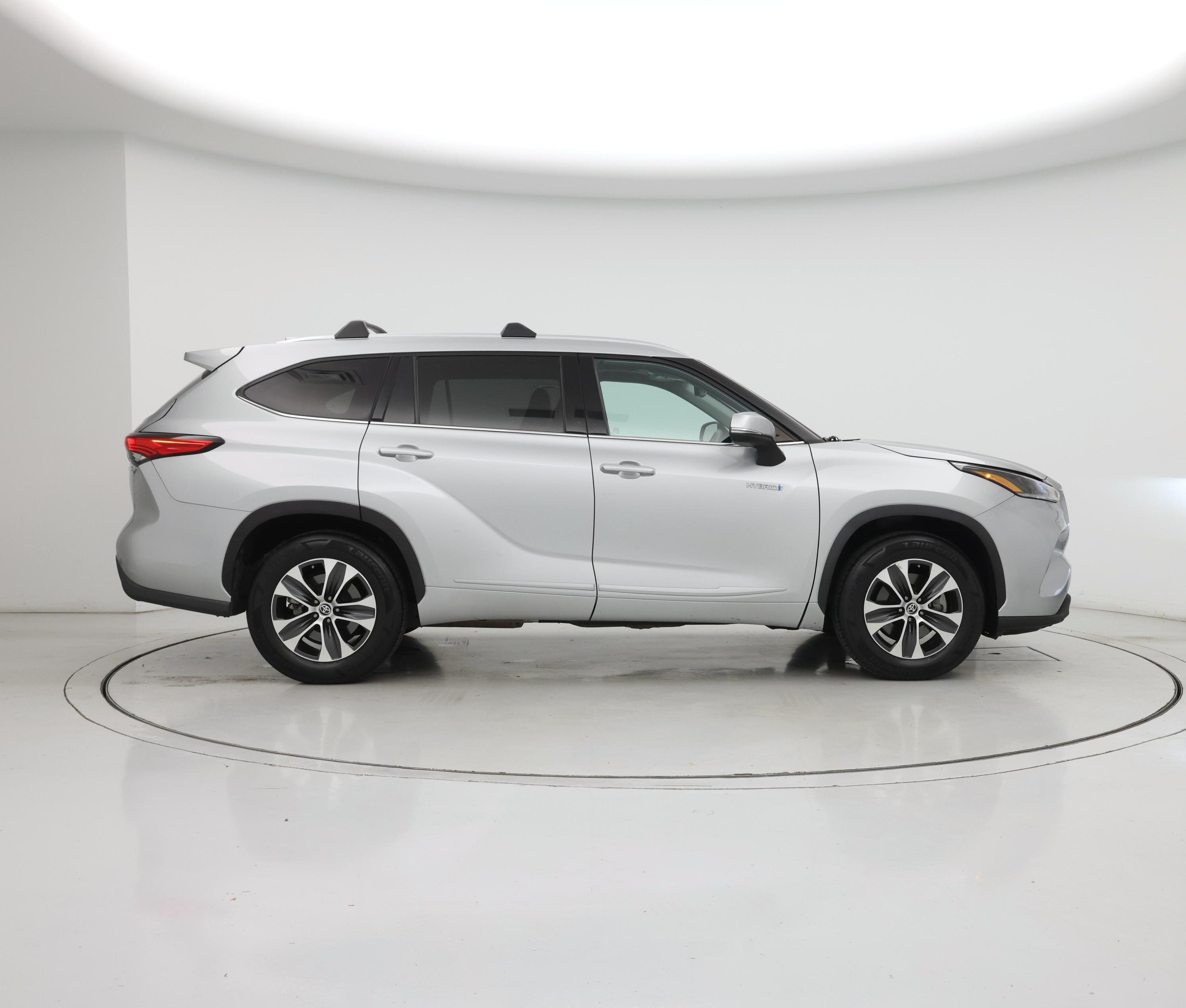 Thumbnail: 2021 Toyota Highlander - 7