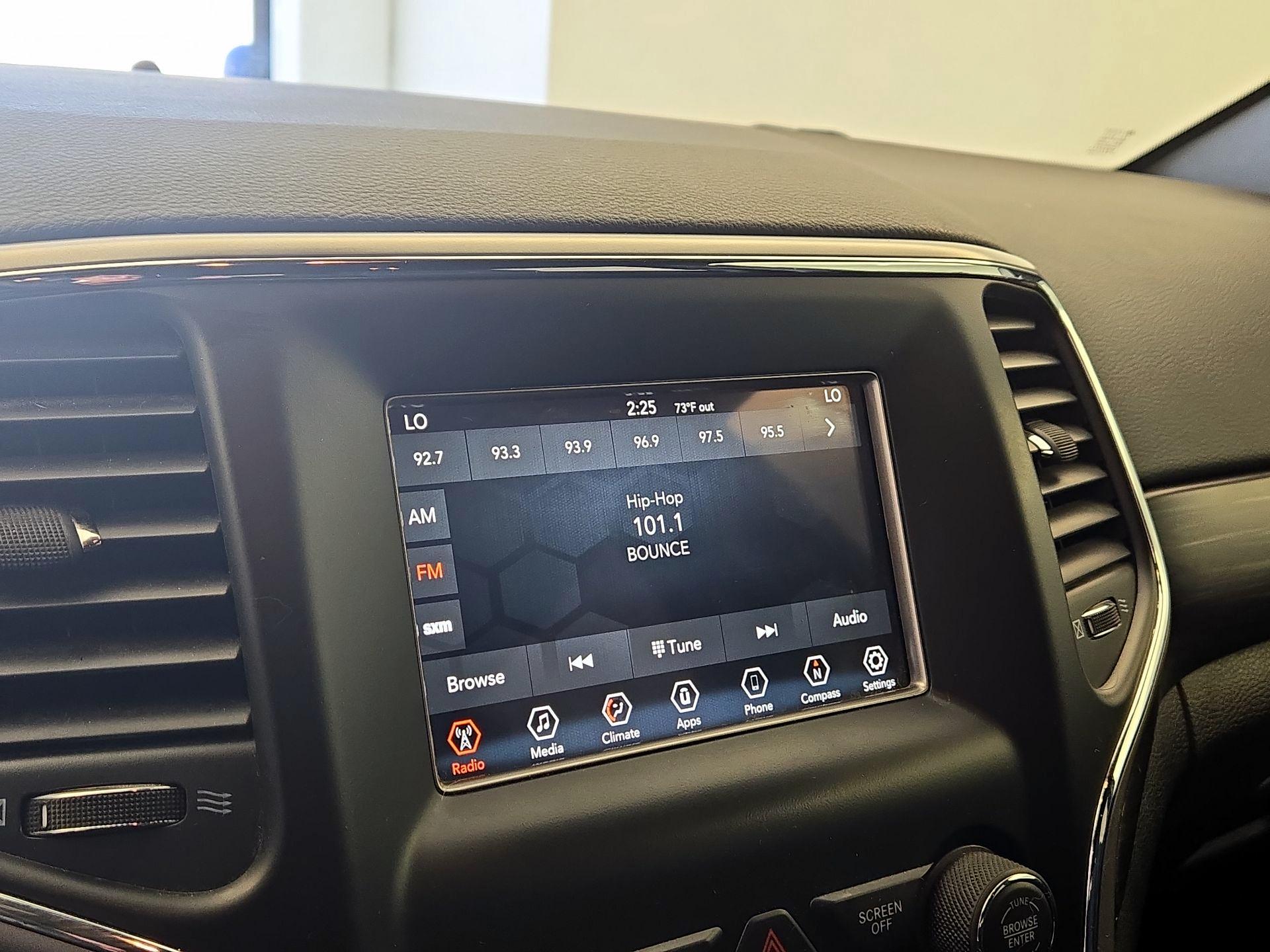 Thumbnail: 2020 Jeep Grand Cherokee - 13
